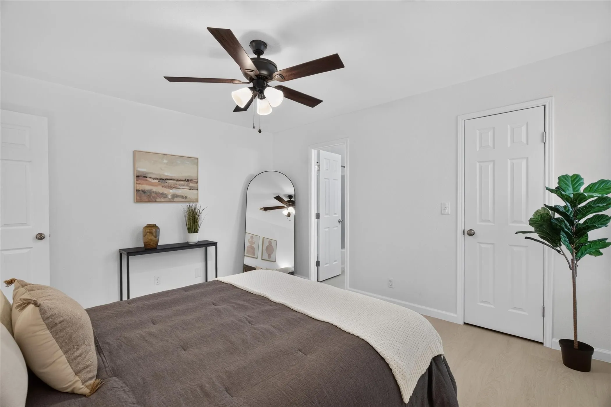 Single Family Residence For Sale in Tarrant County , 617 S Waxahachie Street, Mansfield, Texas 76063, 3 Bedroom, 2 Bathroom, 2 Garage spaces, 1,208 Sqft, built in 1987, mls#21404170, Real Estate Agent in Mansfield, Homes For Sale in Tarrant county, Homes For Sale in Mansfield, Realtor in Mansfield Texas, Real Estate Brokerage Independent Realty Texas, Luminita Cordes Realtor