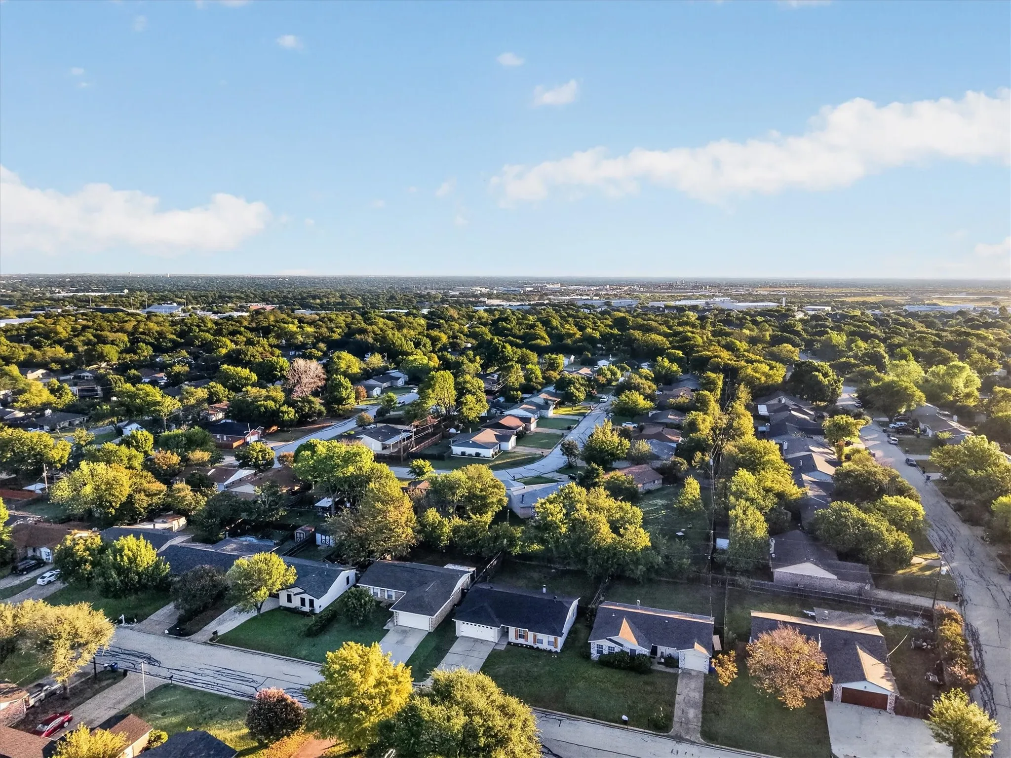 Single Family Residence For Sale in Tarrant County , 617 S Waxahachie Street, Mansfield, Texas 76063, 3 Bedroom, 2 Bathroom, 2 Garage spaces, 1,208 Sqft, built in 1987, mls#21404170, Real Estate Agent in Mansfield, Homes For Sale in Tarrant county, Homes For Sale in Mansfield, Realtor in Mansfield Texas, Real Estate Brokerage Independent Realty Texas, Luminita Cordes Realtor