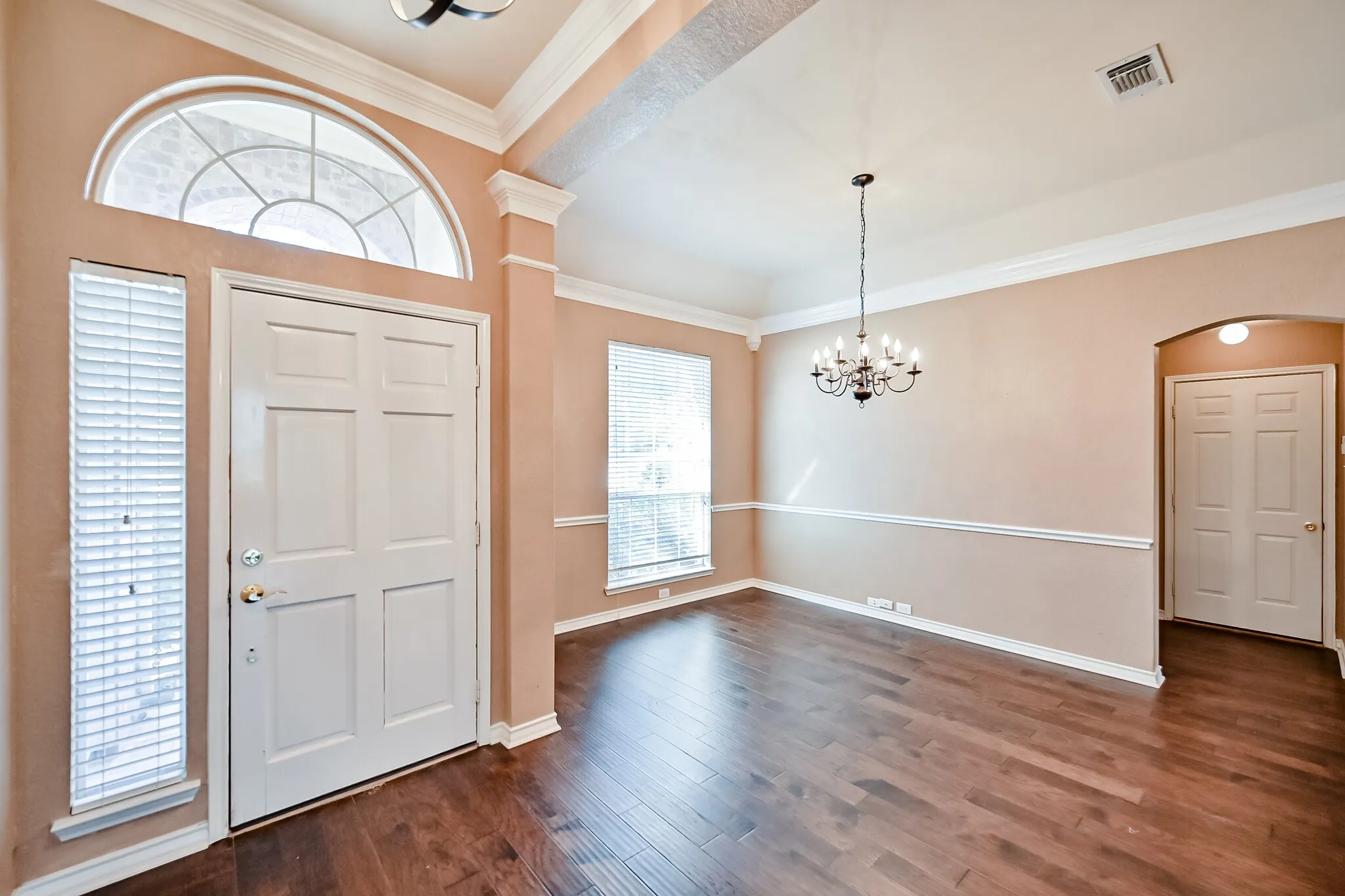 Single Family Residence For Rent in Tarrant County , 2017 Perry Drive, Mansfield, Texas 76063, 4 Bedroom, 2 Bathroom, 2 Garage spaces, 2,119 Sqft, built in 1995, mls#21404552, Real Estate Agent in Mansfield, Homes For Rent in Tarrant county, Homes For Rent in Mansfield, Realtor in Mansfield Texas, Real Estate Brokerage Independent Realty Texas, Luminita Cordes Realtor