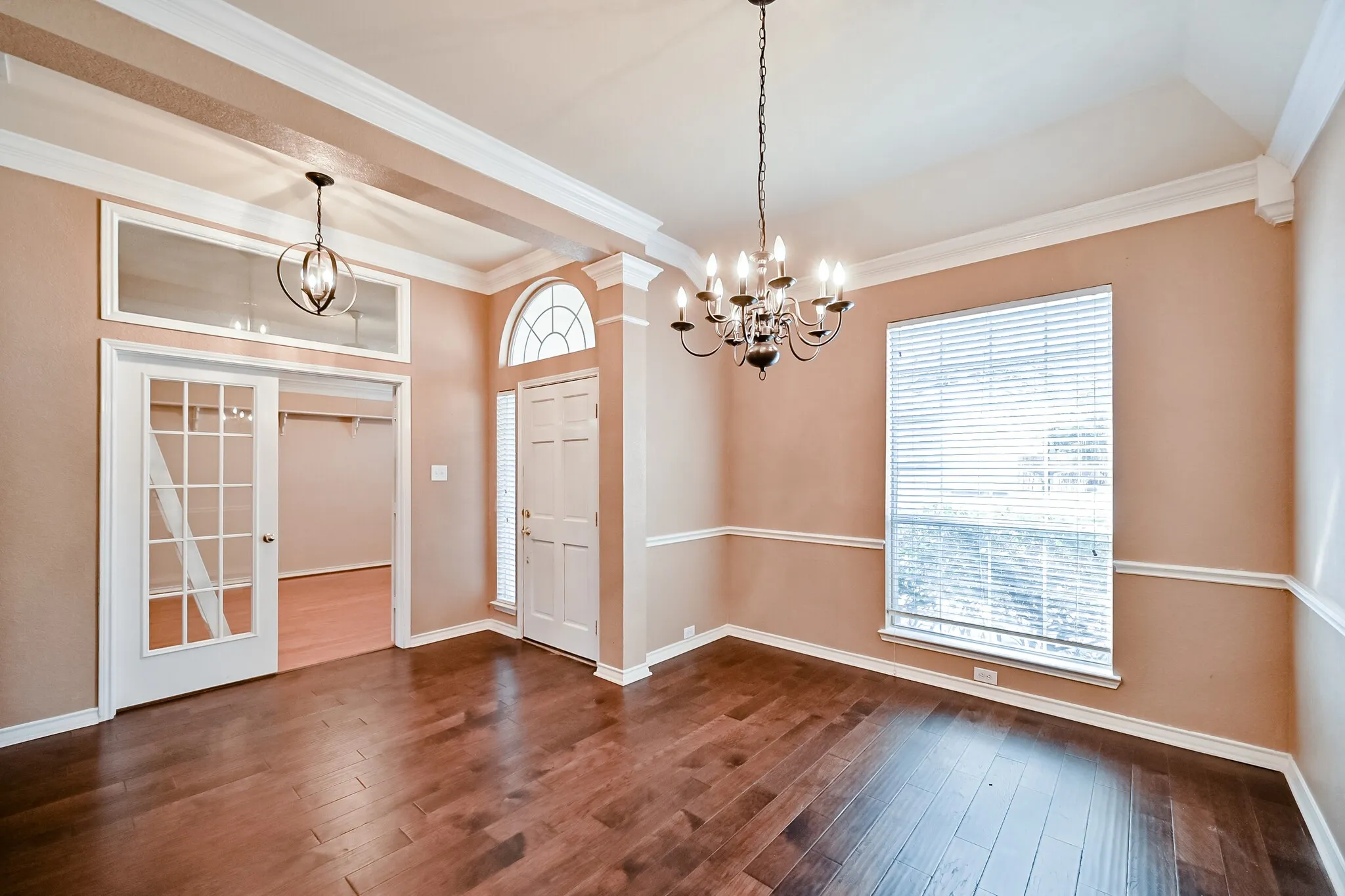 Single Family Residence For Rent in Tarrant County , 2017 Perry Drive, Mansfield, Texas 76063, 4 Bedroom, 2 Bathroom, 2 Garage spaces, 2,119 Sqft, built in 1995, mls#21404552, Real Estate Agent in Mansfield, Homes For Rent in Tarrant county, Homes For Rent in Mansfield, Realtor in Mansfield Texas, Real Estate Brokerage Independent Realty Texas, Luminita Cordes Realtor