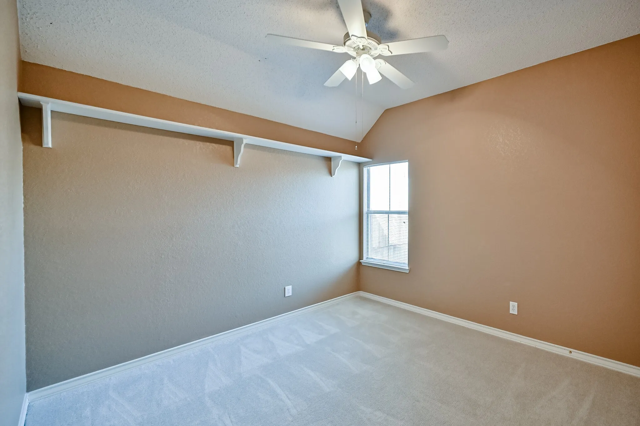 Single Family Residence For Rent in Tarrant County , 2017 Perry Drive, Mansfield, Texas 76063, 4 Bedroom, 2 Bathroom, 2 Garage spaces, 2,119 Sqft, built in 1995, mls#21404552, Real Estate Agent in Mansfield, Homes For Rent in Tarrant county, Homes For Rent in Mansfield, Realtor in Mansfield Texas, Real Estate Brokerage Independent Realty Texas, Luminita Cordes Realtor
