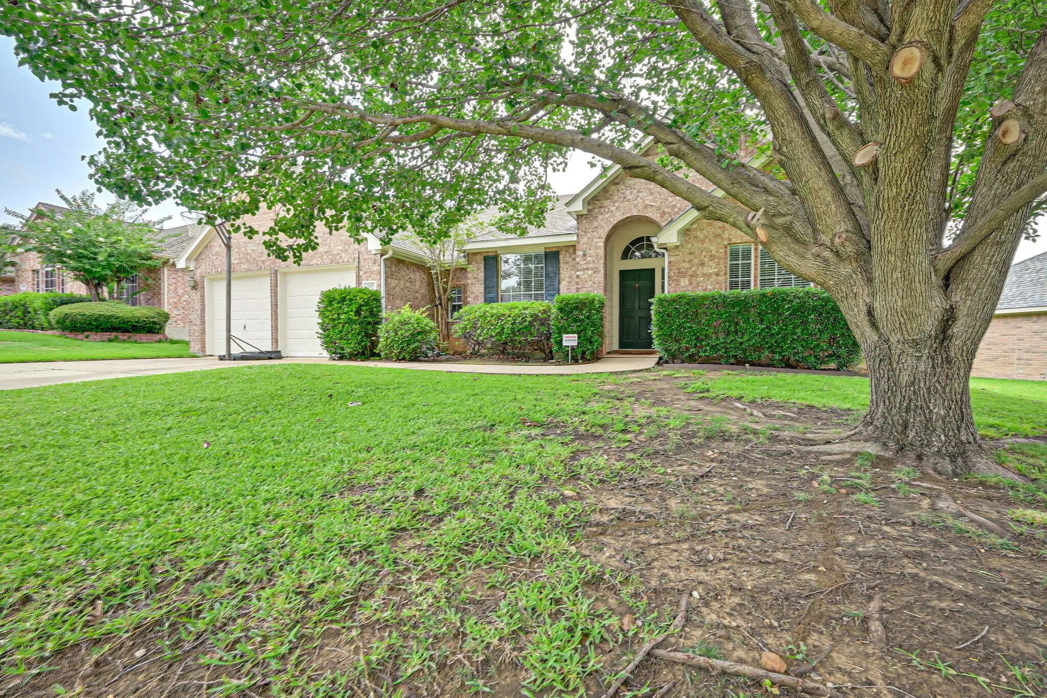 Single Family Residence For Rent in Tarrant County , 2017 Perry Drive, Mansfield, Texas 76063, 4 Bedroom, 2 Bathroom, 2 Garage spaces, 2,119 Sqft, built in 1995, mls#21404552, Real Estate Agent in Mansfield, Homes For Rent in Tarrant county, Homes For Rent in Mansfield, Realtor in Mansfield Texas, Real Estate Brokerage Independent Realty Texas, Luminita Cordes Realtor