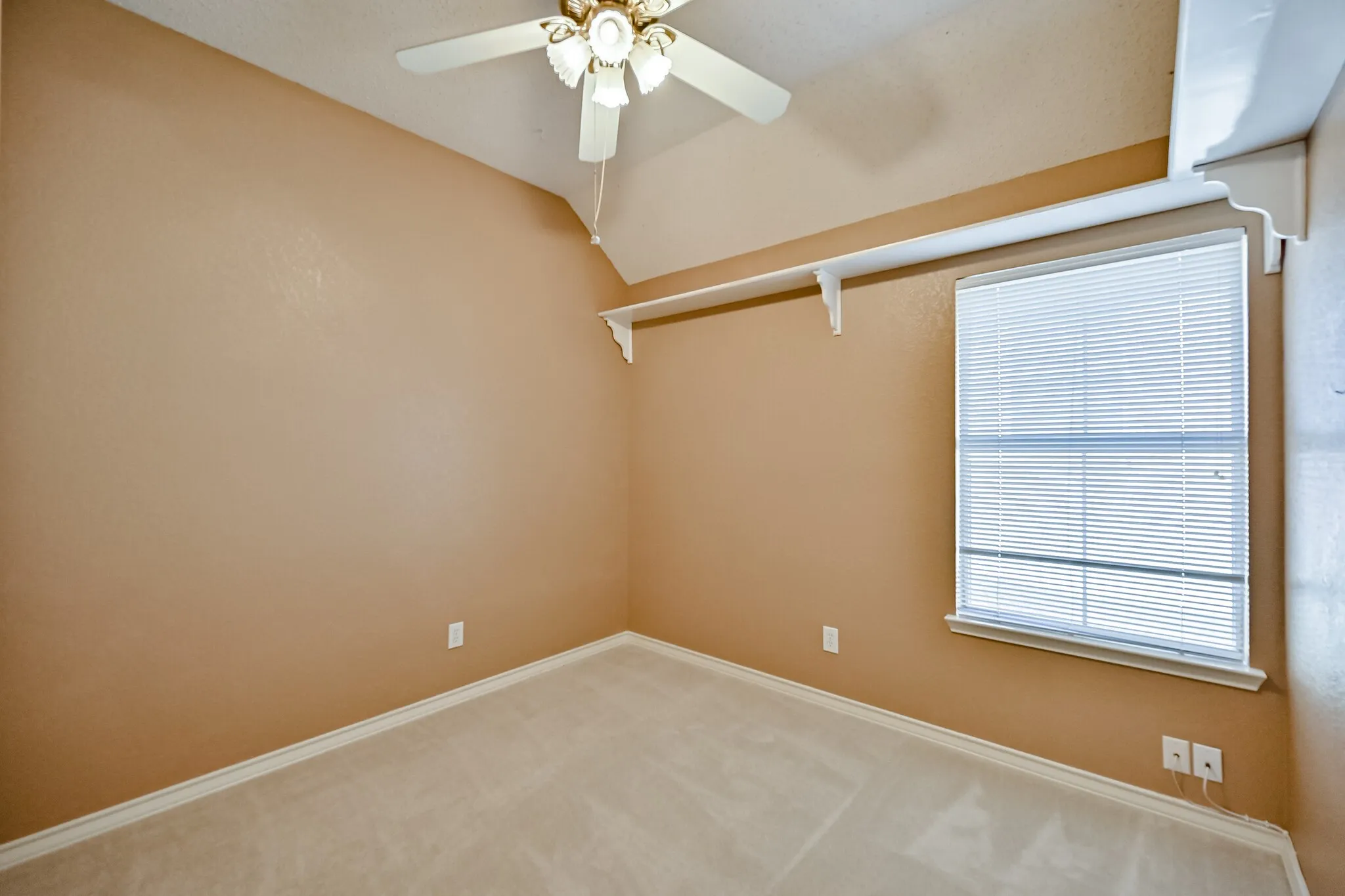 Single Family Residence For Rent in Tarrant County , 2017 Perry Drive, Mansfield, Texas 76063, 4 Bedroom, 2 Bathroom, 2 Garage spaces, 2,119 Sqft, built in 1995, mls#21404552, Real Estate Agent in Mansfield, Homes For Rent in Tarrant county, Homes For Rent in Mansfield, Realtor in Mansfield Texas, Real Estate Brokerage Independent Realty Texas, Luminita Cordes Realtor