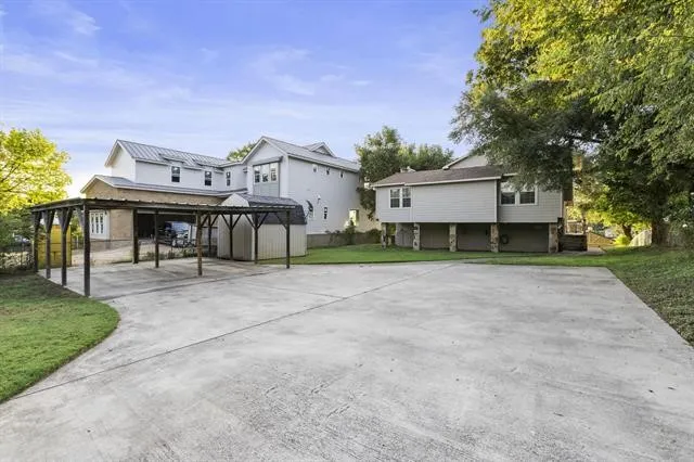 Single Family Residence For Sale in Llano County , 1932 Granite Cove Road, Kingsland, Texas 78639, 3 Bedroom, 3 Bathroom, Garage spaces, 1,812 Sqft, built in 2004, mls#21404521, Real Estate Agent in Kingsland, Homes For Sale in Llano county, Homes For Sale in Kingsland, Realtor in Kingsland Texas, Real Estate Brokerage Independent Realty Texas, Luminita Cordes Realtor