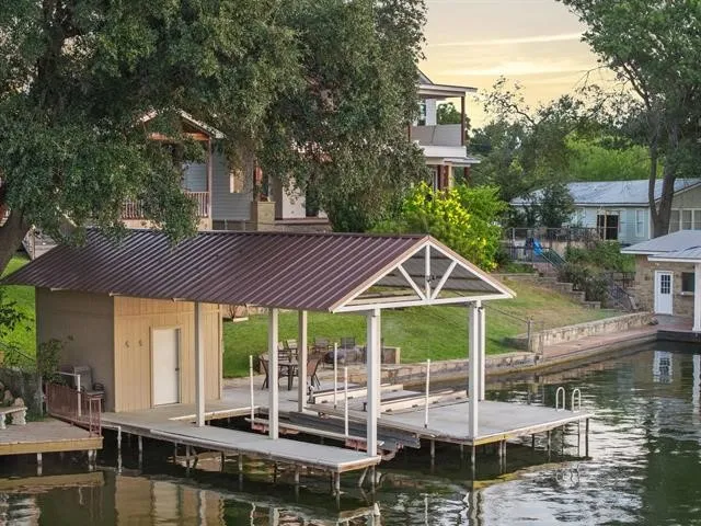 Single Family Residence For Sale in Llano County , 1932 Granite Cove Road, Kingsland, Texas 78639, 3 Bedroom, 3 Bathroom, Garage spaces, 1,812 Sqft, built in 2004, mls#21404521, Real Estate Agent in Kingsland, Homes For Sale in Llano county, Homes For Sale in Kingsland, Realtor in Kingsland Texas, Real Estate Brokerage Independent Realty Texas, Luminita Cordes Realtor