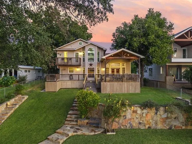 Single Family Residence For Sale in Llano County , 1932 Granite Cove Road, Kingsland, Texas 78639, 3 Bedroom, 3 Bathroom, Garage spaces, 1,812 Sqft, built in 2004, mls#21404521, Real Estate Agent in Kingsland, Homes For Sale in Llano county, Homes For Sale in Kingsland, Realtor in Kingsland Texas, Real Estate Brokerage Independent Realty Texas, Luminita Cordes Realtor