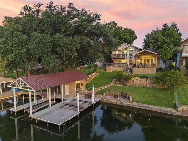 Single Family Residence For Sale in Llano County , 1932 Granite Cove Road, Kingsland, Texas 78639, 3 Bedroom, 3 Bathroom, Garage spaces, 1,812 Sqft, built in 2004, mls#21404521, Real Estate Agent in Kingsland, Homes For Sale in Llano county, Homes For Sale in Kingsland, Realtor in Kingsland Texas, Real Estate Brokerage Independent Realty Texas, Luminita Cordes Realtor