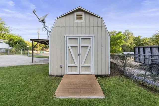 Single Family Residence For Sale in Llano County , 1932 Granite Cove Road, Kingsland, Texas 78639, 3 Bedroom, 3 Bathroom, Garage spaces, 1,812 Sqft, built in 2004, mls#21404521, Real Estate Agent in Kingsland, Homes For Sale in Llano county, Homes For Sale in Kingsland, Realtor in Kingsland Texas, Real Estate Brokerage Independent Realty Texas, Luminita Cordes Realtor
