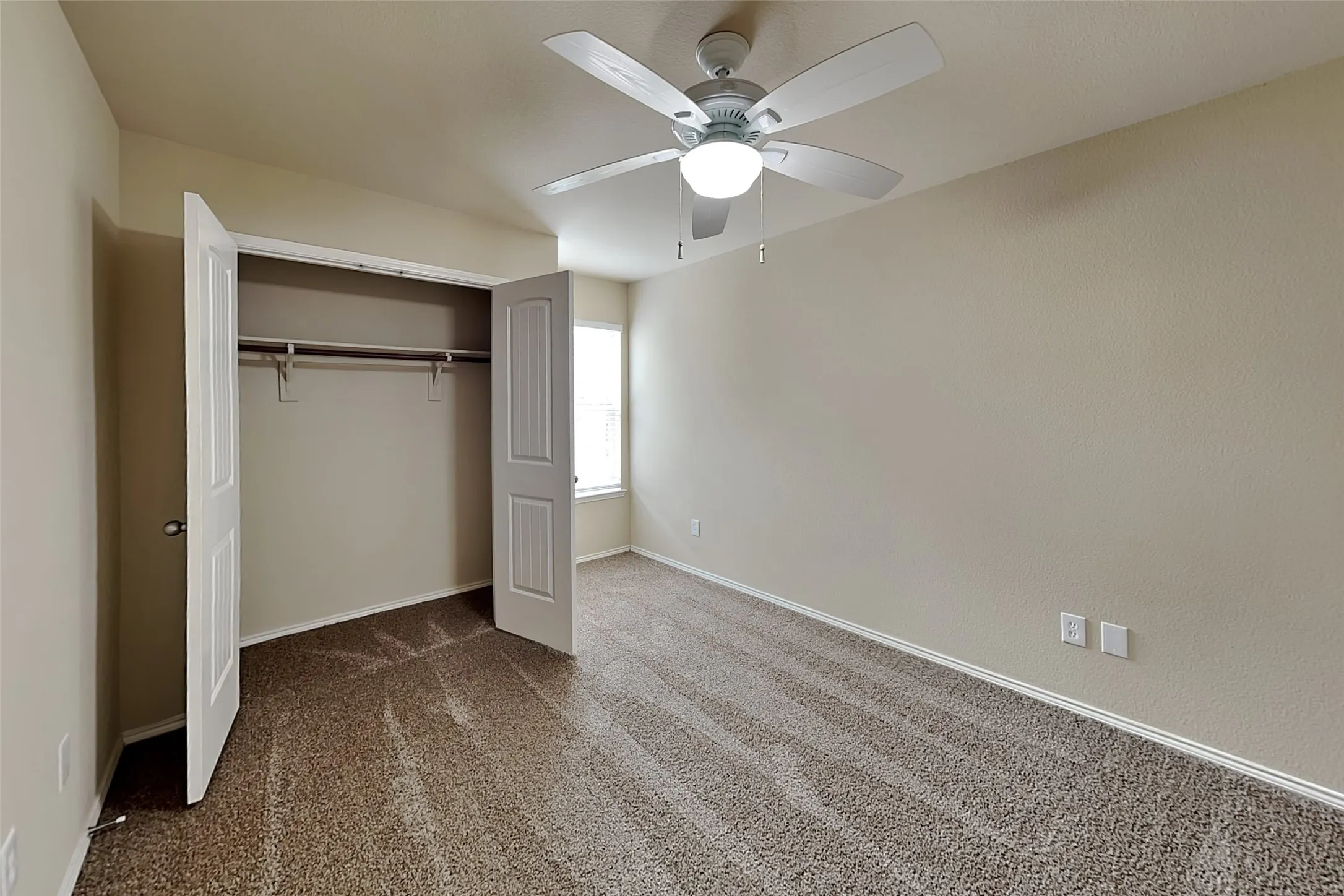 Single Family Residence For Rent in Tarrant County , 2808 Houston Wood Drive, Fort Worth, Texas 76244, 3 Bedroom, 2 Bathroom, Garage spaces, 1,458 Sqft, built in 2012, mls#21404554, Real Estate Agent in Fort Worth, Homes For Rent in Tarrant county, Homes For Rent in Fort Worth, Realtor in Fort Worth Texas, Real Estate Brokerage Independent Realty Texas, Luminita Cordes Realtor