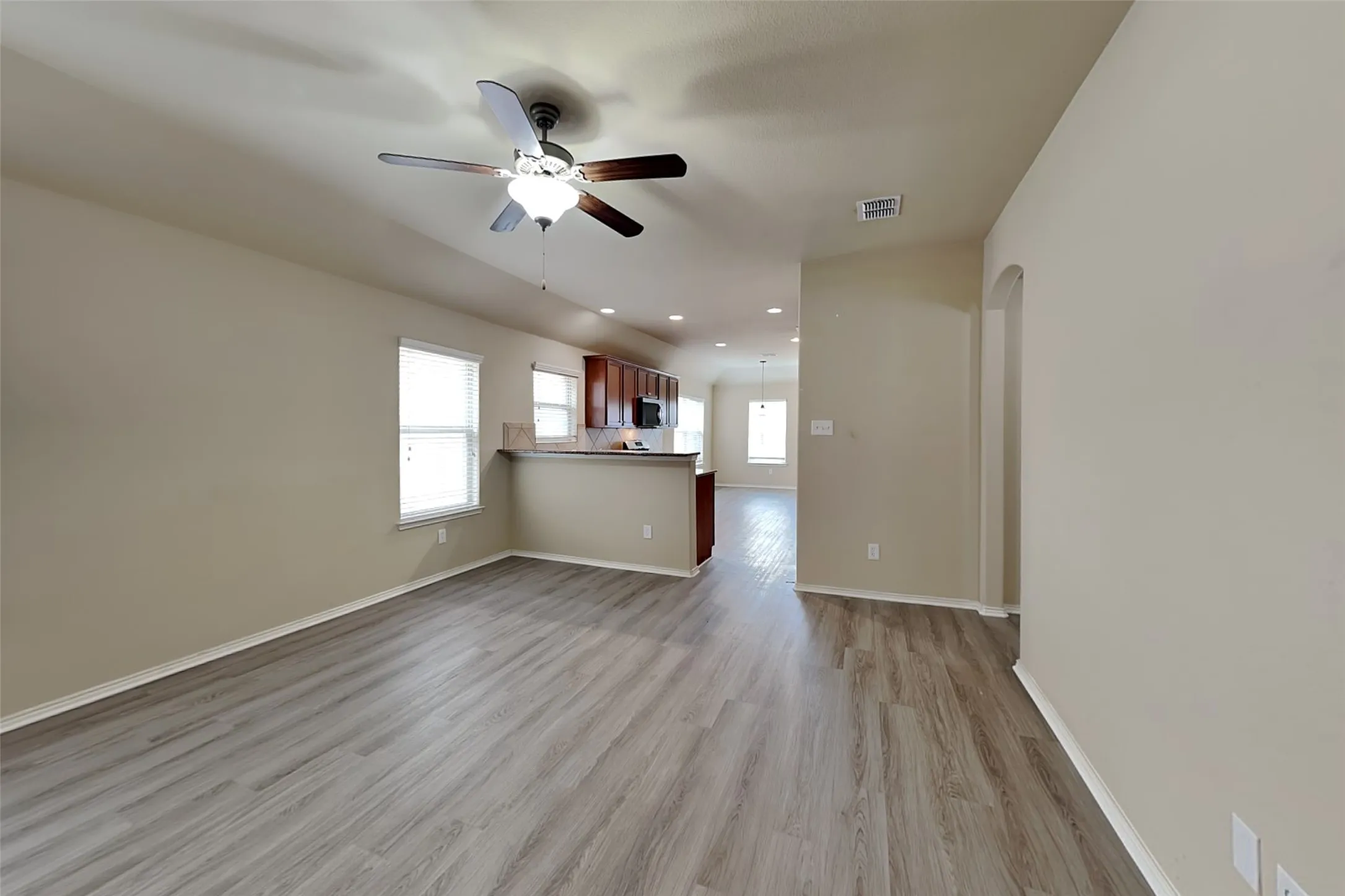 Single Family Residence For Rent in Tarrant County , 2808 Houston Wood Drive, Fort Worth, Texas 76244, 3 Bedroom, 2 Bathroom, Garage spaces, 1,458 Sqft, built in 2012, mls#21404554, Real Estate Agent in Fort Worth, Homes For Rent in Tarrant county, Homes For Rent in Fort Worth, Realtor in Fort Worth Texas, Real Estate Brokerage Independent Realty Texas, Luminita Cordes Realtor