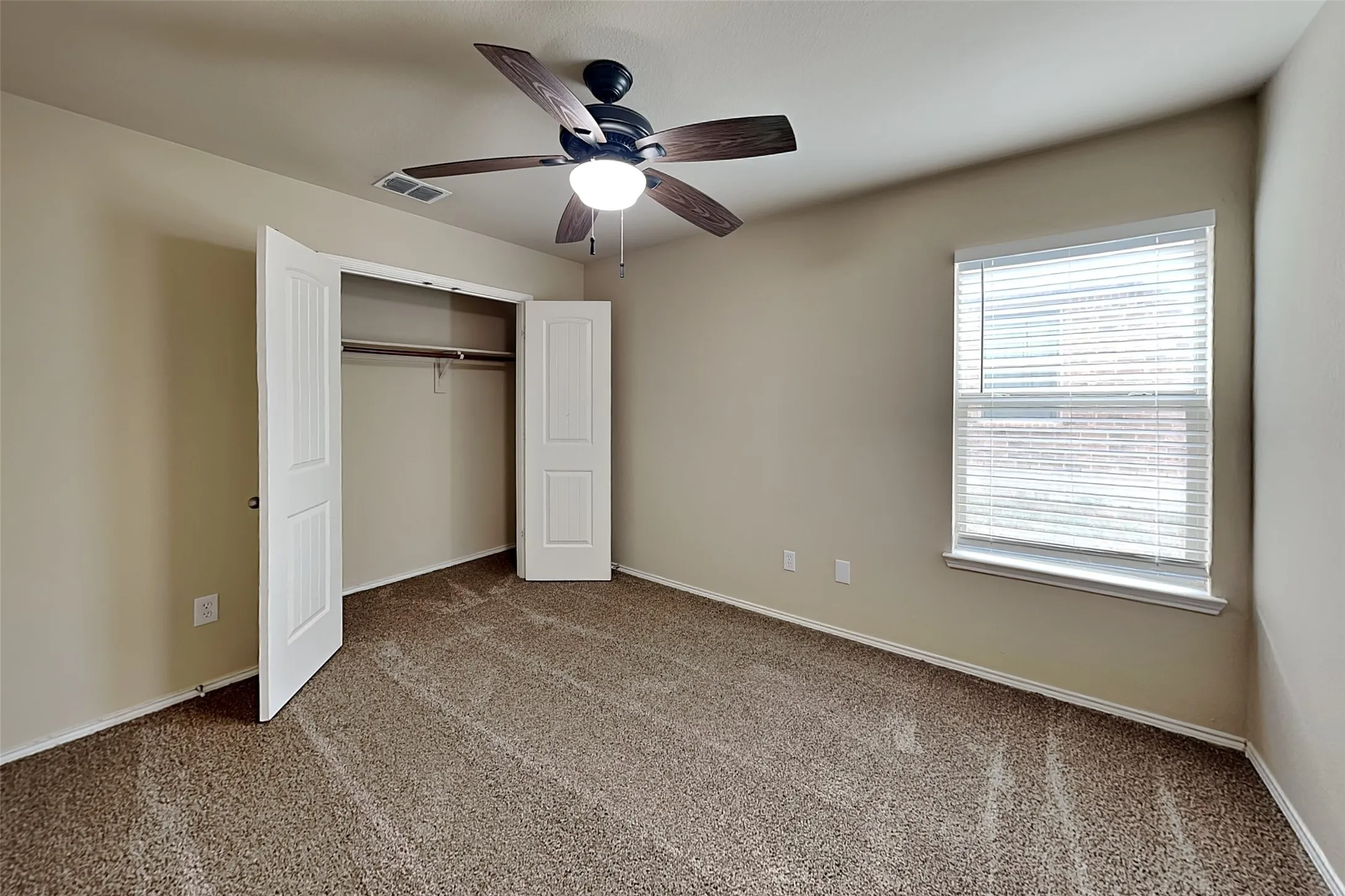 Single Family Residence For Rent in Tarrant County , 2808 Houston Wood Drive, Fort Worth, Texas 76244, 3 Bedroom, 2 Bathroom, Garage spaces, 1,458 Sqft, built in 2012, mls#21404554, Real Estate Agent in Fort Worth, Homes For Rent in Tarrant county, Homes For Rent in Fort Worth, Realtor in Fort Worth Texas, Real Estate Brokerage Independent Realty Texas, Luminita Cordes Realtor