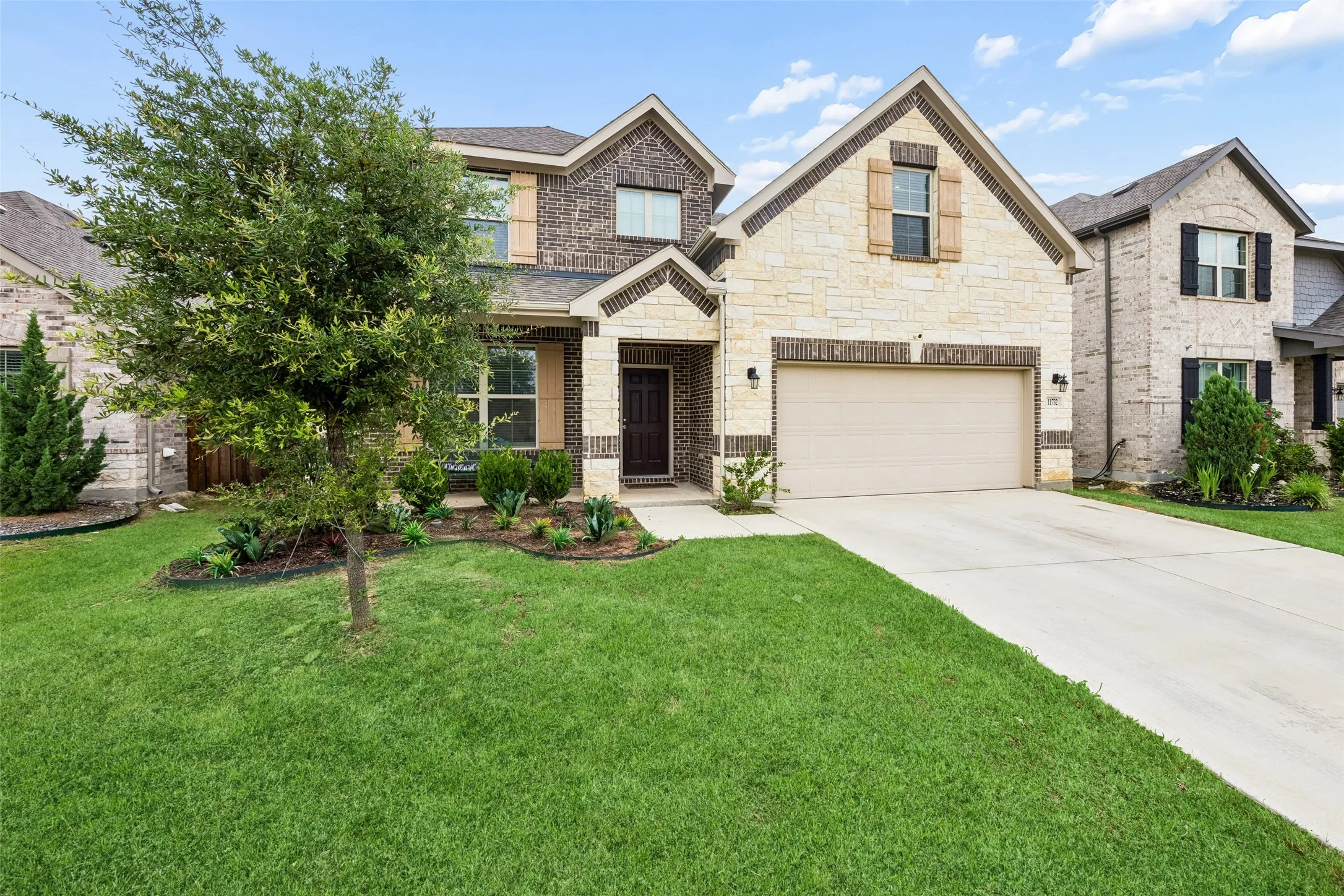Single Family Residence For Sale in Tarrant County , 11732 Wulstone Road, Fort Worth, Texas 76052, 4 Bedroom, 3 Bathroom, 2 Garage spaces, 2,611 Sqft, built in 2020, mls#21404213, Real Estate Agent in Fort Worth, Homes For Sale in Tarrant county, Homes For Sale in Fort Worth, Realtor in Fort Worth Texas, Real Estate Brokerage Independent Realty Texas, Luminita Cordes Realtor