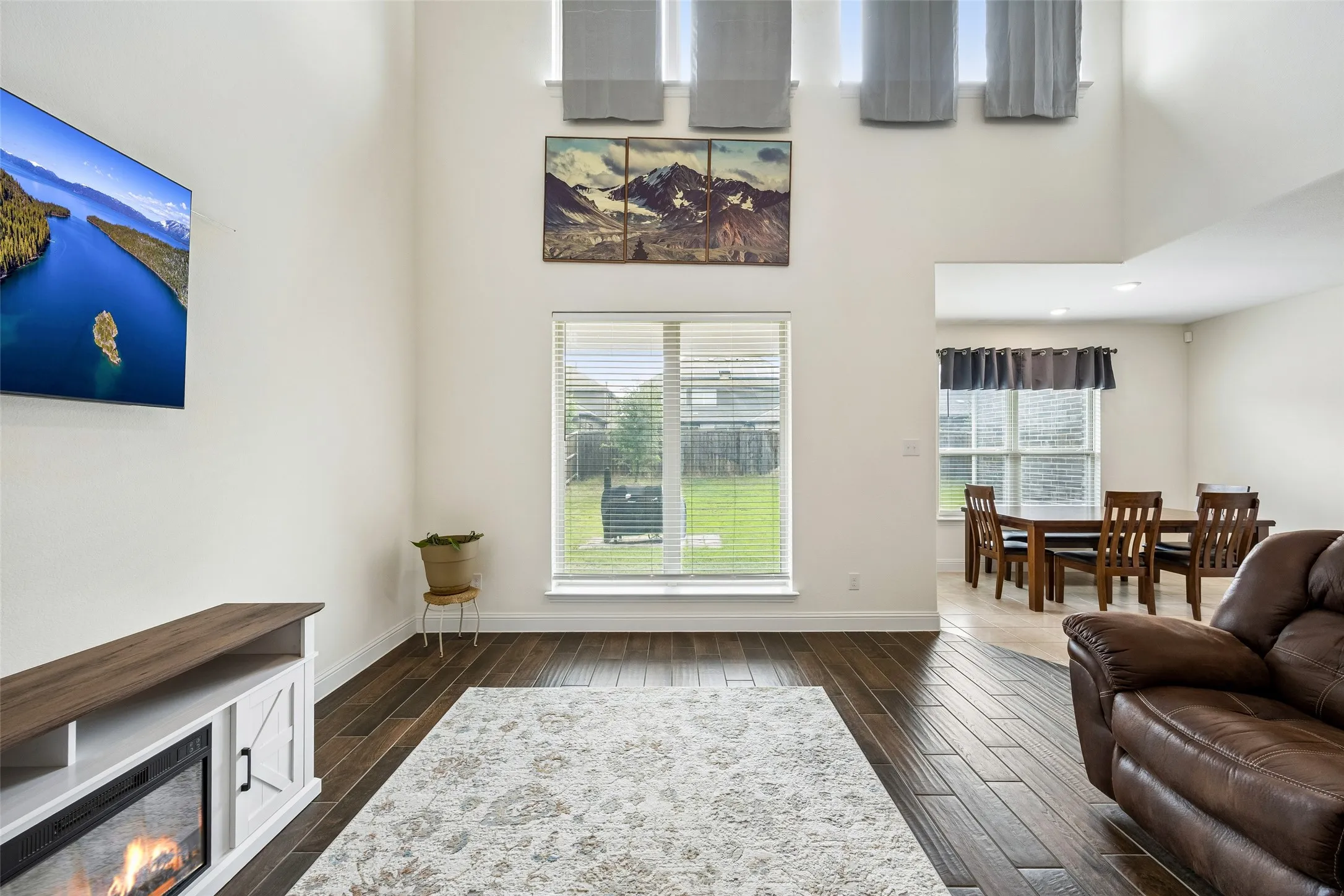 Single Family Residence For Sale in Tarrant County , 11732 Wulstone Road, Fort Worth, Texas 76052, 4 Bedroom, 3 Bathroom, 2 Garage spaces, 2,611 Sqft, built in 2020, mls#21404213, Real Estate Agent in Fort Worth, Homes For Sale in Tarrant county, Homes For Sale in Fort Worth, Realtor in Fort Worth Texas, Real Estate Brokerage Independent Realty Texas, Luminita Cordes Realtor