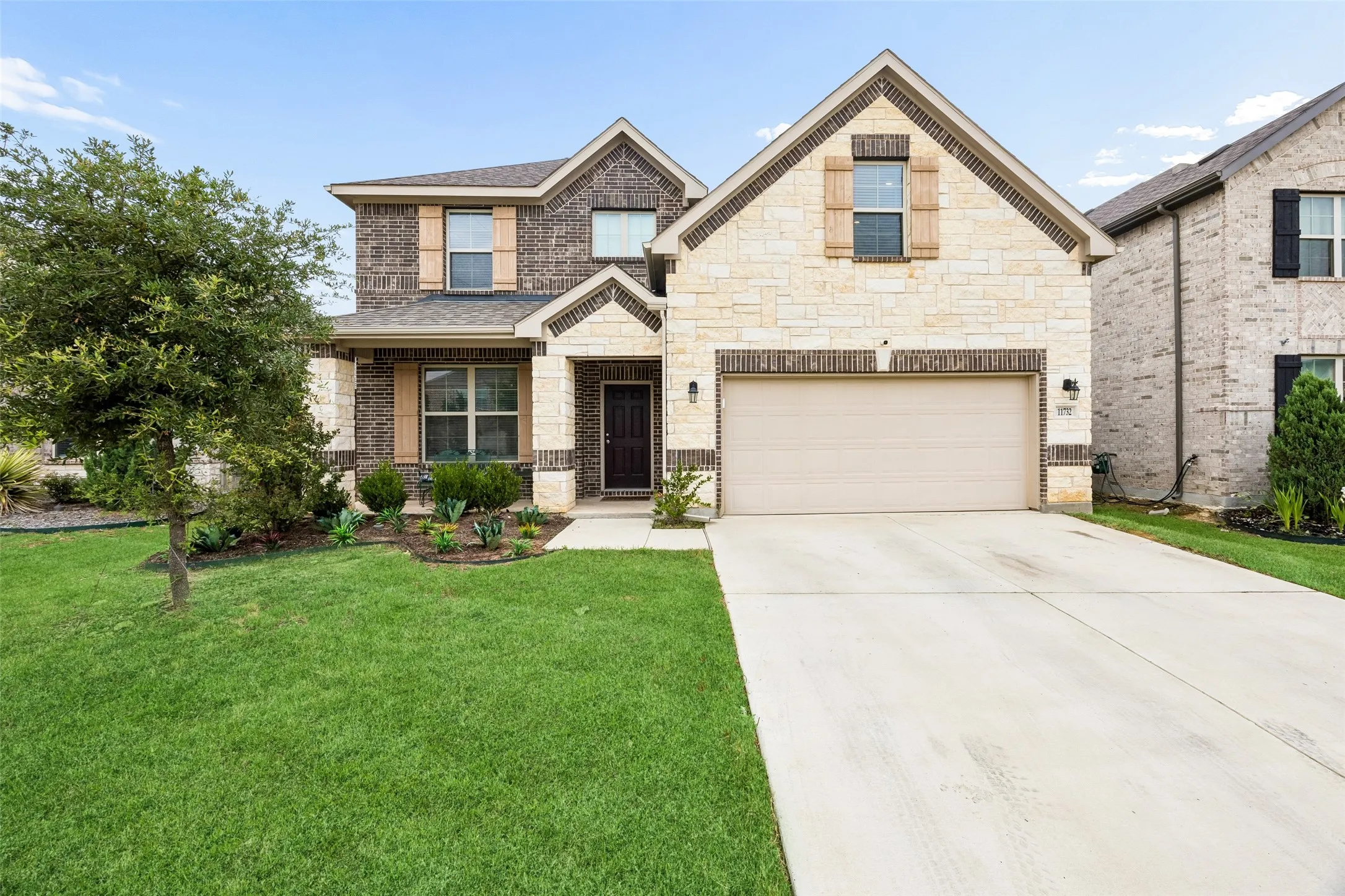 Single Family Residence For Sale in Tarrant County , 11732 Wulstone Road, Fort Worth, Texas 76052, 4 Bedroom, 3 Bathroom, 2 Garage spaces, 2,611 Sqft, built in 2020, mls#21404213, Real Estate Agent in Fort Worth, Homes For Sale in Tarrant county, Homes For Sale in Fort Worth, Realtor in Fort Worth Texas, Real Estate Brokerage Independent Realty Texas, Luminita Cordes Realtor