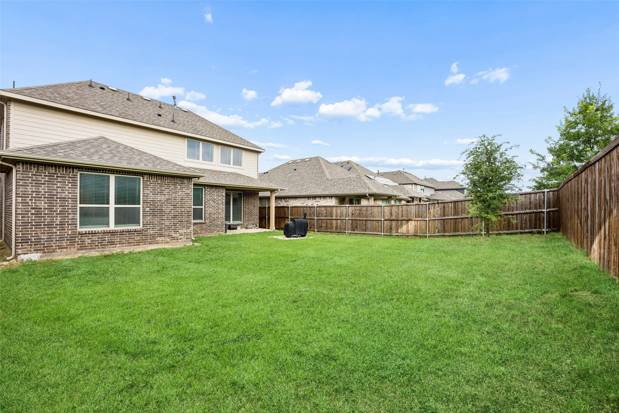 Single Family Residence For Sale in Tarrant County , 11732 Wulstone Road, Fort Worth, Texas 76052, 4 Bedroom, 3 Bathroom, 2 Garage spaces, 2,611 Sqft, built in 2020, mls#21404213, Real Estate Agent in Fort Worth, Homes For Sale in Tarrant county, Homes For Sale in Fort Worth, Realtor in Fort Worth Texas, Real Estate Brokerage Independent Realty Texas, Luminita Cordes Realtor