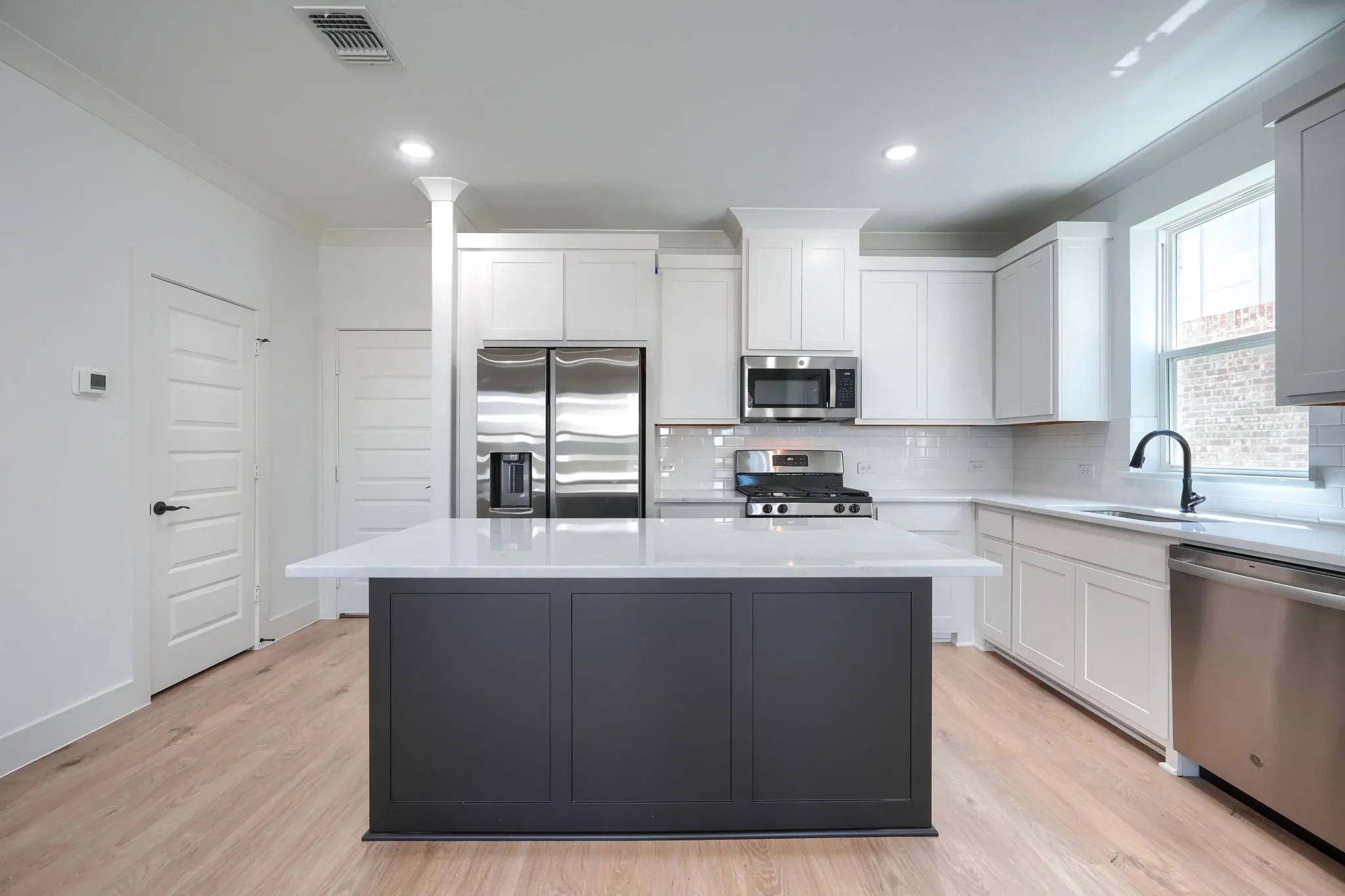 Single Family Residence For Rent in Tarrant County , 2633 Tanager Street, Fort Worth, Texas 76118, 3 Bedroom, 3 Bathroom, 2 Garage spaces, 1,660 Sqft, built in 2024, mls#21404397, Real Estate Agent in Fort Worth, Homes For Rent in Tarrant county, Homes For Rent in Fort Worth, Realtor in Fort Worth Texas, Real Estate Brokerage Independent Realty Texas, Luminita Cordes Realtor