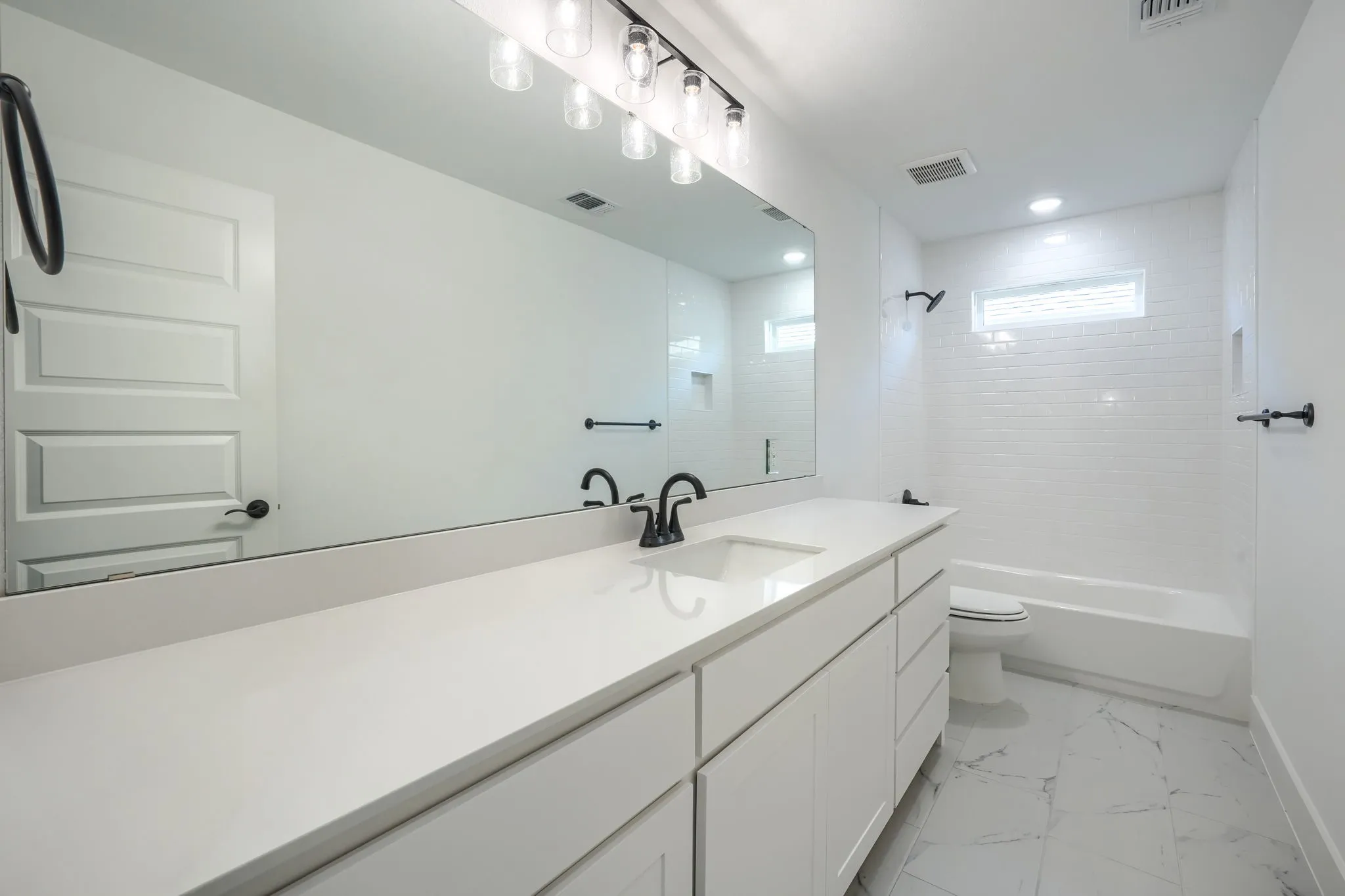 Single Family Residence For Rent in Tarrant County , 2633 Tanager Street, Fort Worth, Texas 76118, 3 Bedroom, 3 Bathroom, 2 Garage spaces, 1,660 Sqft, built in 2024, mls#21404397, Real Estate Agent in Fort Worth, Homes For Rent in Tarrant county, Homes For Rent in Fort Worth, Realtor in Fort Worth Texas, Real Estate Brokerage Independent Realty Texas, Luminita Cordes Realtor