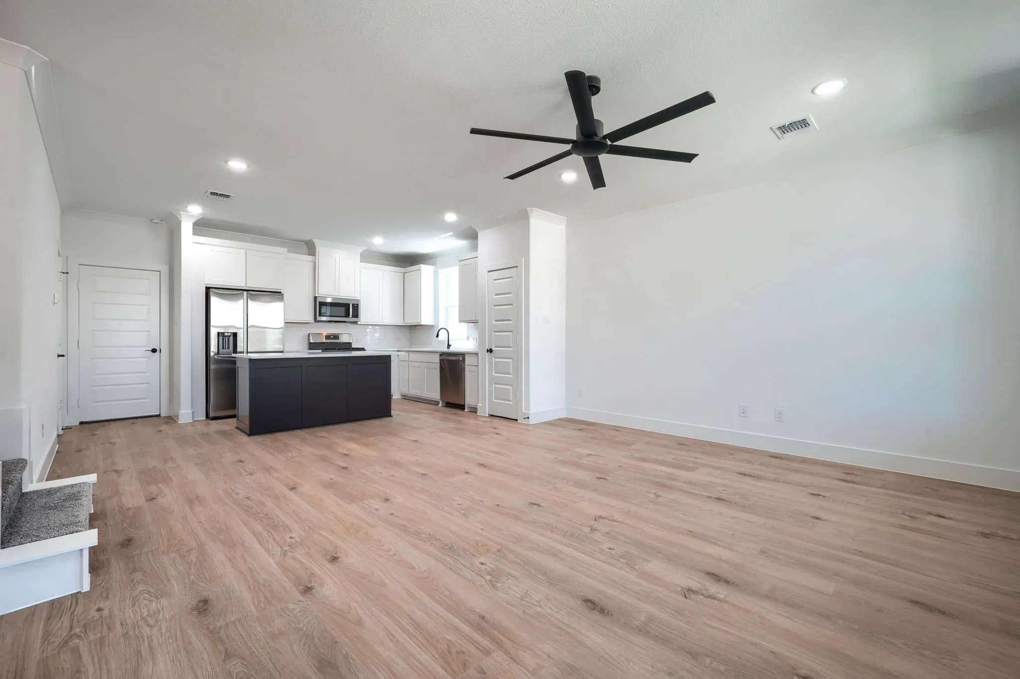 Single Family Residence For Rent in Tarrant County , 2633 Tanager Street, Fort Worth, Texas 76118, 3 Bedroom, 3 Bathroom, 2 Garage spaces, 1,660 Sqft, built in 2024, mls#21404397, Real Estate Agent in Fort Worth, Homes For Rent in Tarrant county, Homes For Rent in Fort Worth, Realtor in Fort Worth Texas, Real Estate Brokerage Independent Realty Texas, Luminita Cordes Realtor