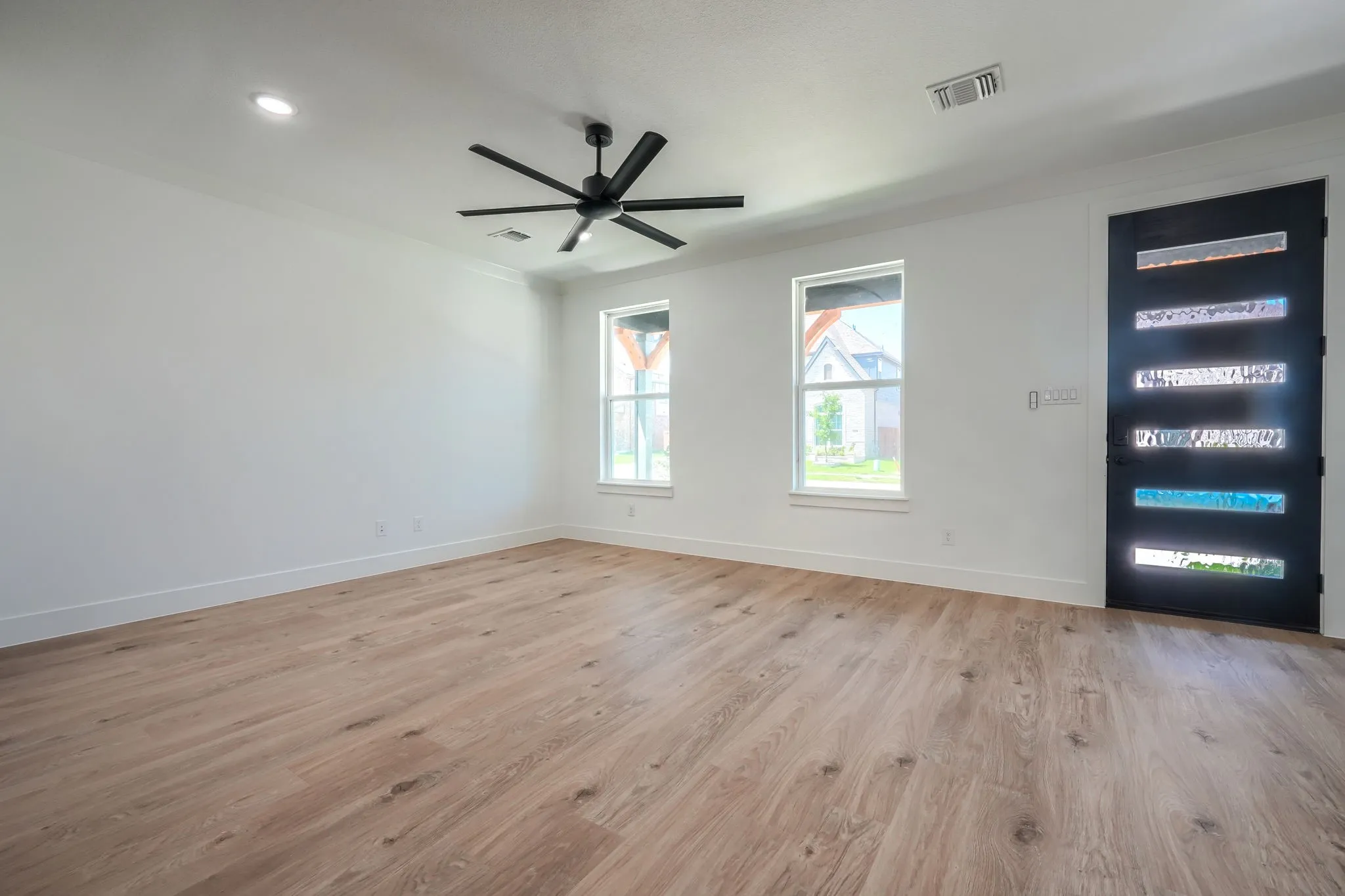 Single Family Residence For Rent in Tarrant County , 2633 Tanager Street, Fort Worth, Texas 76118, 3 Bedroom, 3 Bathroom, 2 Garage spaces, 1,660 Sqft, built in 2024, mls#21404397, Real Estate Agent in Fort Worth, Homes For Rent in Tarrant county, Homes For Rent in Fort Worth, Realtor in Fort Worth Texas, Real Estate Brokerage Independent Realty Texas, Luminita Cordes Realtor