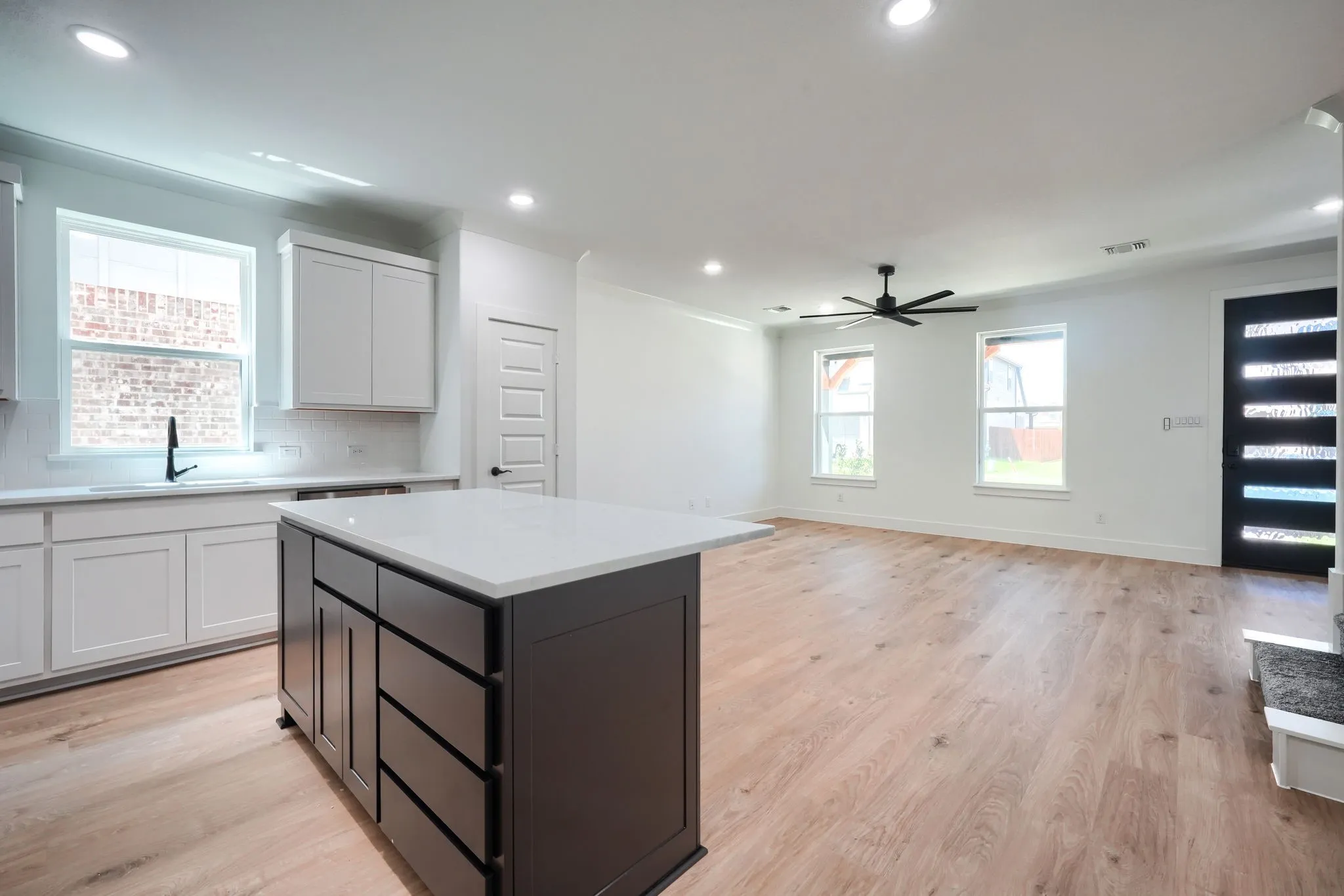 Single Family Residence For Rent in Tarrant County , 2633 Tanager Street, Fort Worth, Texas 76118, 3 Bedroom, 3 Bathroom, 2 Garage spaces, 1,660 Sqft, built in 2024, mls#21404397, Real Estate Agent in Fort Worth, Homes For Rent in Tarrant county, Homes For Rent in Fort Worth, Realtor in Fort Worth Texas, Real Estate Brokerage Independent Realty Texas, Luminita Cordes Realtor