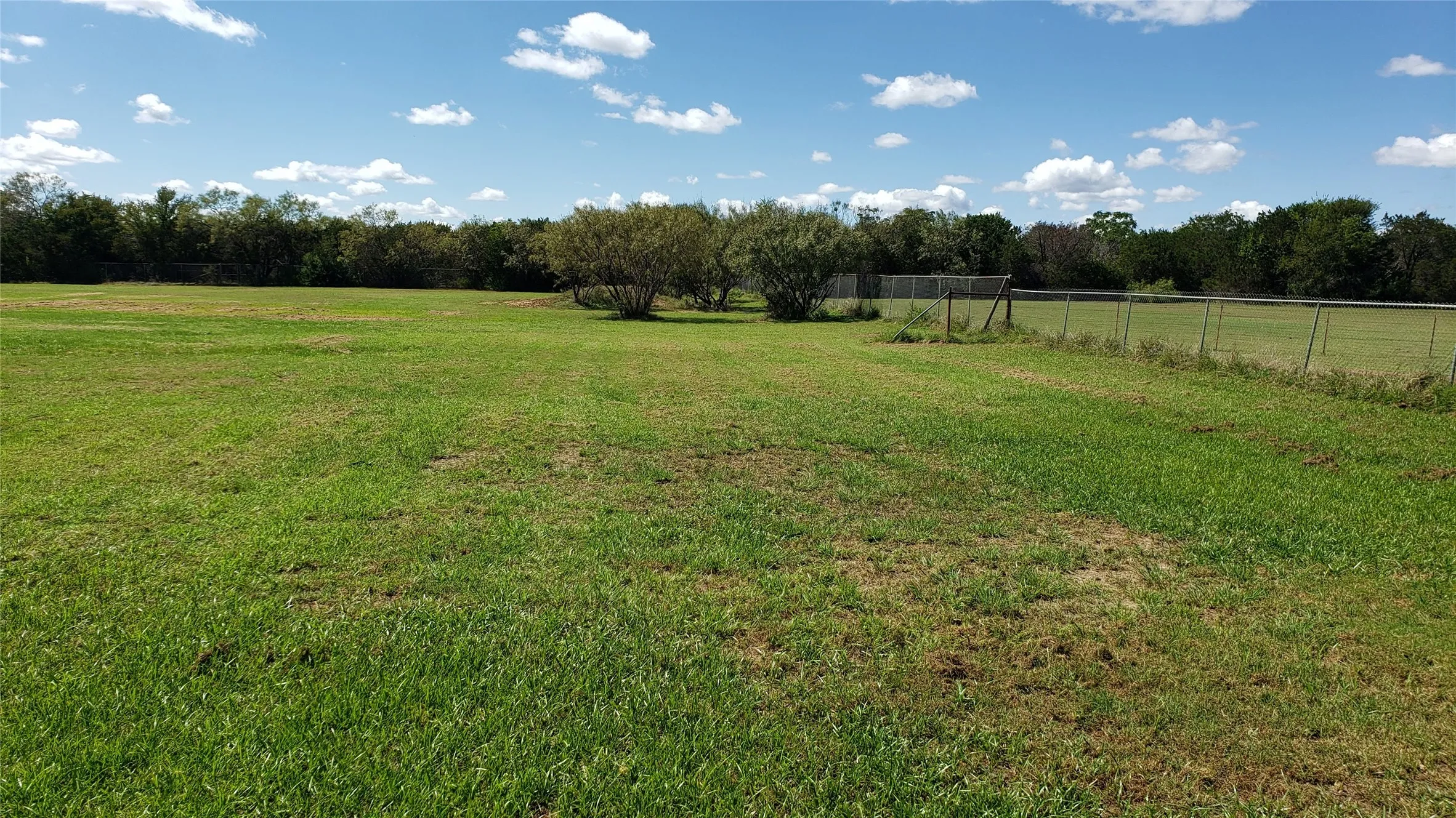 Single Family Residence For Sale in Palo Pinto County , 1440 S Keller Road, Mineral Wells, Texas 76067, 4 Bedroom, 3 Bathroom, 2 Garage spaces, 3,348 Sqft, built in 1980, mls#21404569, Real Estate Agent in Mineral Wells, Homes For Sale in Palo Pinto county, Homes For Sale in Mineral Wells, Realtor in Mineral Wells Texas, Real Estate Brokerage Independent Realty Texas, Luminita Cordes Realtor