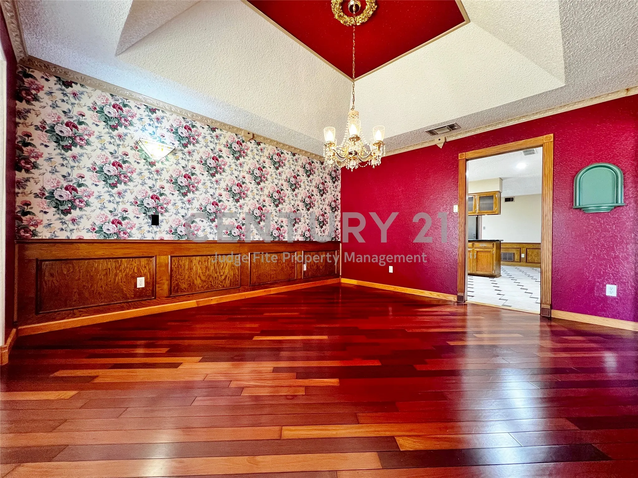 Single Family Residence For Rent in Tarrant County , 812 Newport Road, Fort Worth, Texas 76120, 4 Bedroom, 3 Bathroom, 2 Garage spaces, 2,992 Sqft, built in 1979, mls#21404578, Real Estate Agent in Fort Worth, Homes For Rent in Tarrant county, Homes For Rent in Fort Worth, Realtor in Fort Worth Texas, Real Estate Brokerage Independent Realty Texas, Luminita Cordes Realtor