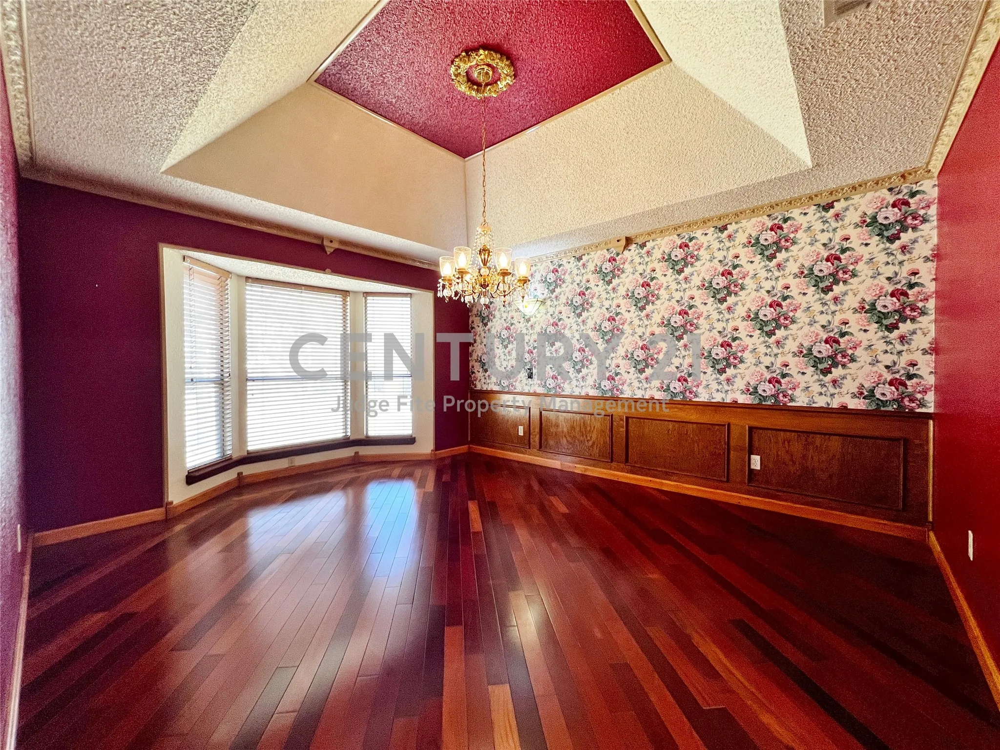 Single Family Residence For Rent in Tarrant County , 812 Newport Road, Fort Worth, Texas 76120, 4 Bedroom, 3 Bathroom, 2 Garage spaces, 2,992 Sqft, built in 1979, mls#21404578, Real Estate Agent in Fort Worth, Homes For Rent in Tarrant county, Homes For Rent in Fort Worth, Realtor in Fort Worth Texas, Real Estate Brokerage Independent Realty Texas, Luminita Cordes Realtor