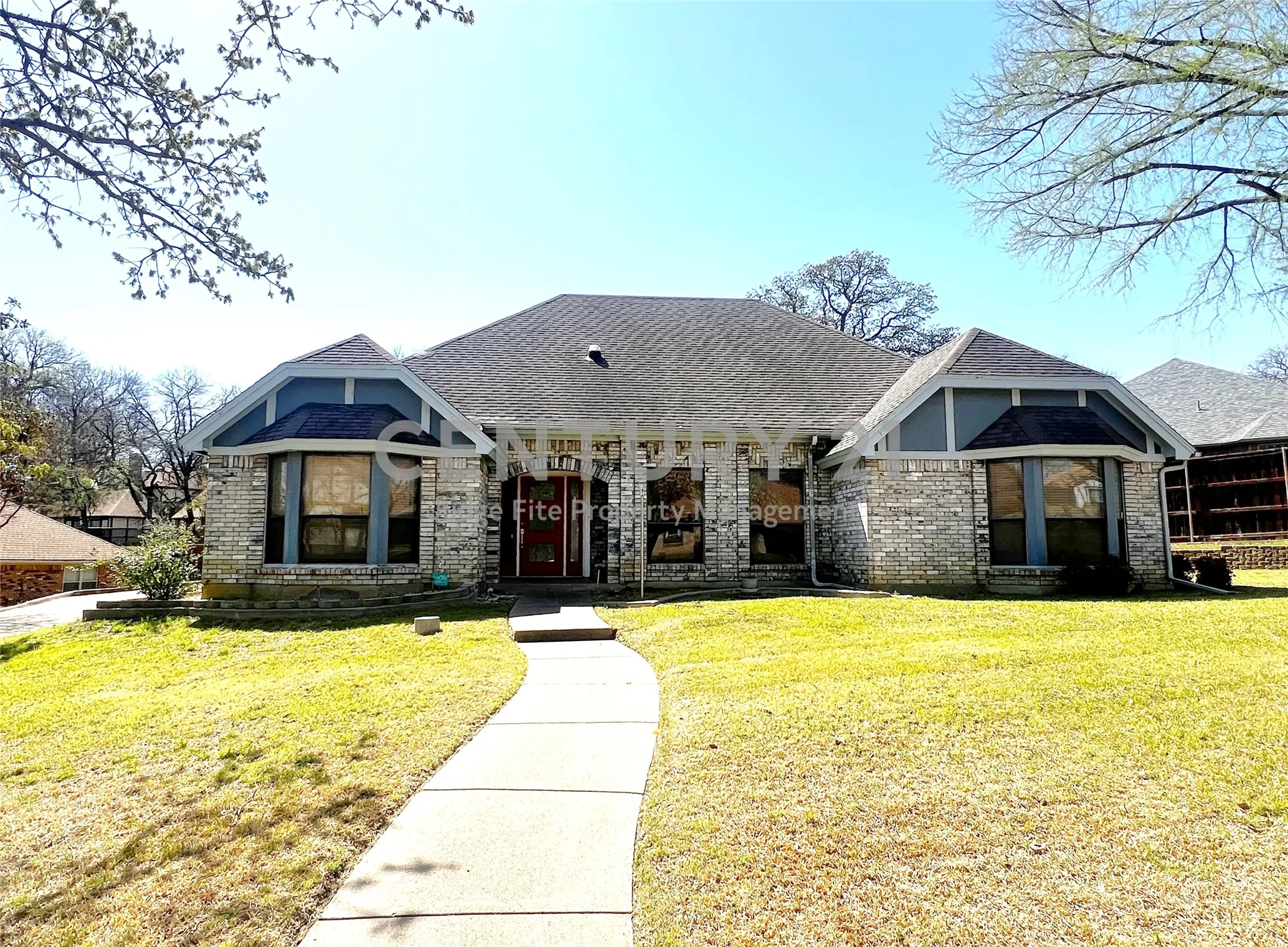 Single Family Residence For Rent in Tarrant County , 812 Newport Road, Fort Worth, Texas 76120, 4 Bedroom, 3 Bathroom, 2 Garage spaces, 2,992 Sqft, built in 1979, mls#21404578, Real Estate Agent in Fort Worth, Homes For Rent in Tarrant county, Homes For Rent in Fort Worth, Realtor in Fort Worth Texas, Real Estate Brokerage Independent Realty Texas, Luminita Cordes Realtor