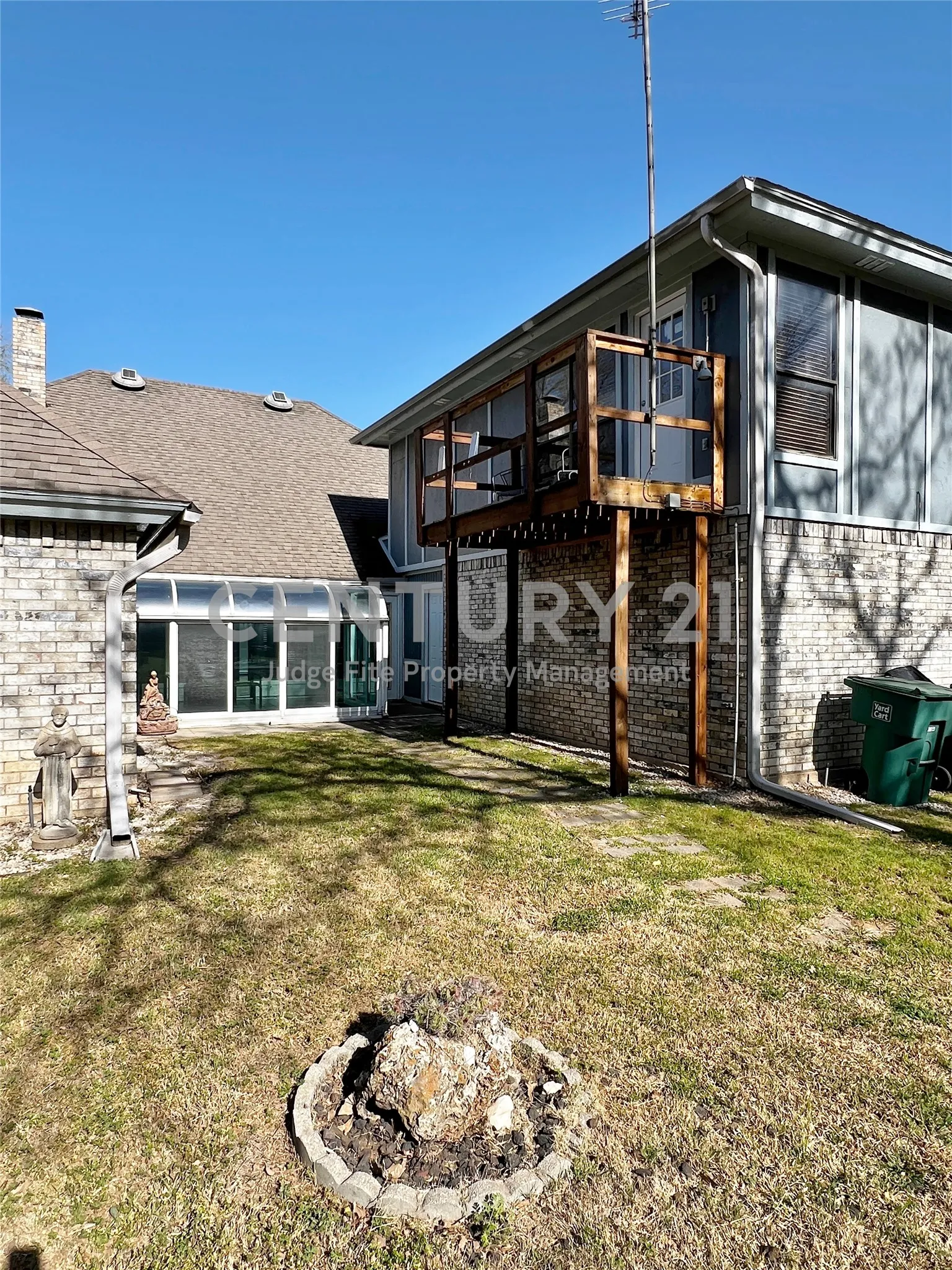 Single Family Residence For Rent in Tarrant County , 812 Newport Road, Fort Worth, Texas 76120, 4 Bedroom, 3 Bathroom, 2 Garage spaces, 2,992 Sqft, built in 1979, mls#21404578, Real Estate Agent in Fort Worth, Homes For Rent in Tarrant county, Homes For Rent in Fort Worth, Realtor in Fort Worth Texas, Real Estate Brokerage Independent Realty Texas, Luminita Cordes Realtor
