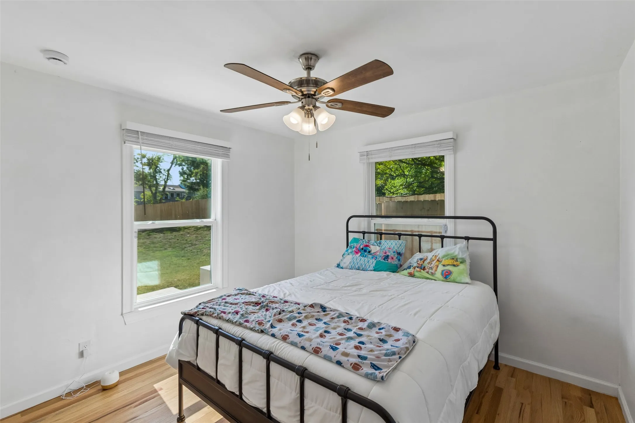 Single Family Residence For Sale in Dallas County , 714 NW 6th Street, Grand Prairie, Texas 75050, 3 Bedroom, 2 Bathroom, 1 Garage spaces, 1,376 Sqft, built in 1952, mls#21404579, Real Estate Agent in Grand Prairie, Homes For Sale in Dallas county, Homes For Sale in Grand Prairie, Realtor in Grand Prairie Texas, Real Estate Brokerage Independent Realty Texas, Luminita Cordes Realtor