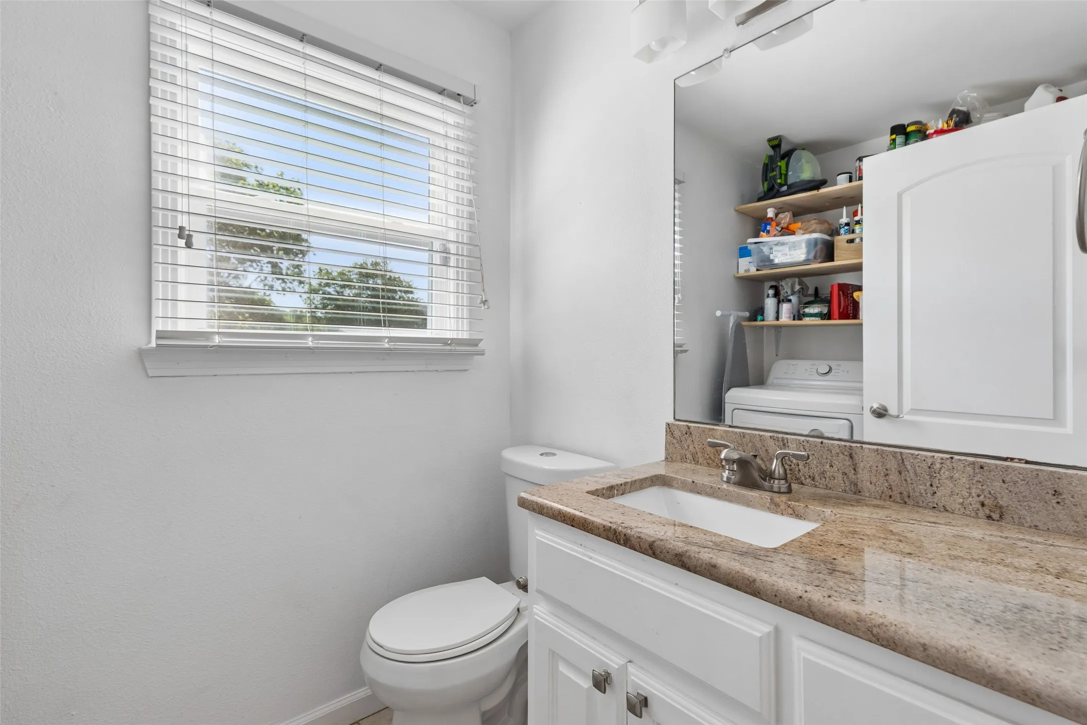 Single Family Residence For Sale in Dallas County , 714 NW 6th Street, Grand Prairie, Texas 75050, 3 Bedroom, 2 Bathroom, 1 Garage spaces, 1,376 Sqft, built in 1952, mls#21404579, Real Estate Agent in Grand Prairie, Homes For Sale in Dallas county, Homes For Sale in Grand Prairie, Realtor in Grand Prairie Texas, Real Estate Brokerage Independent Realty Texas, Luminita Cordes Realtor