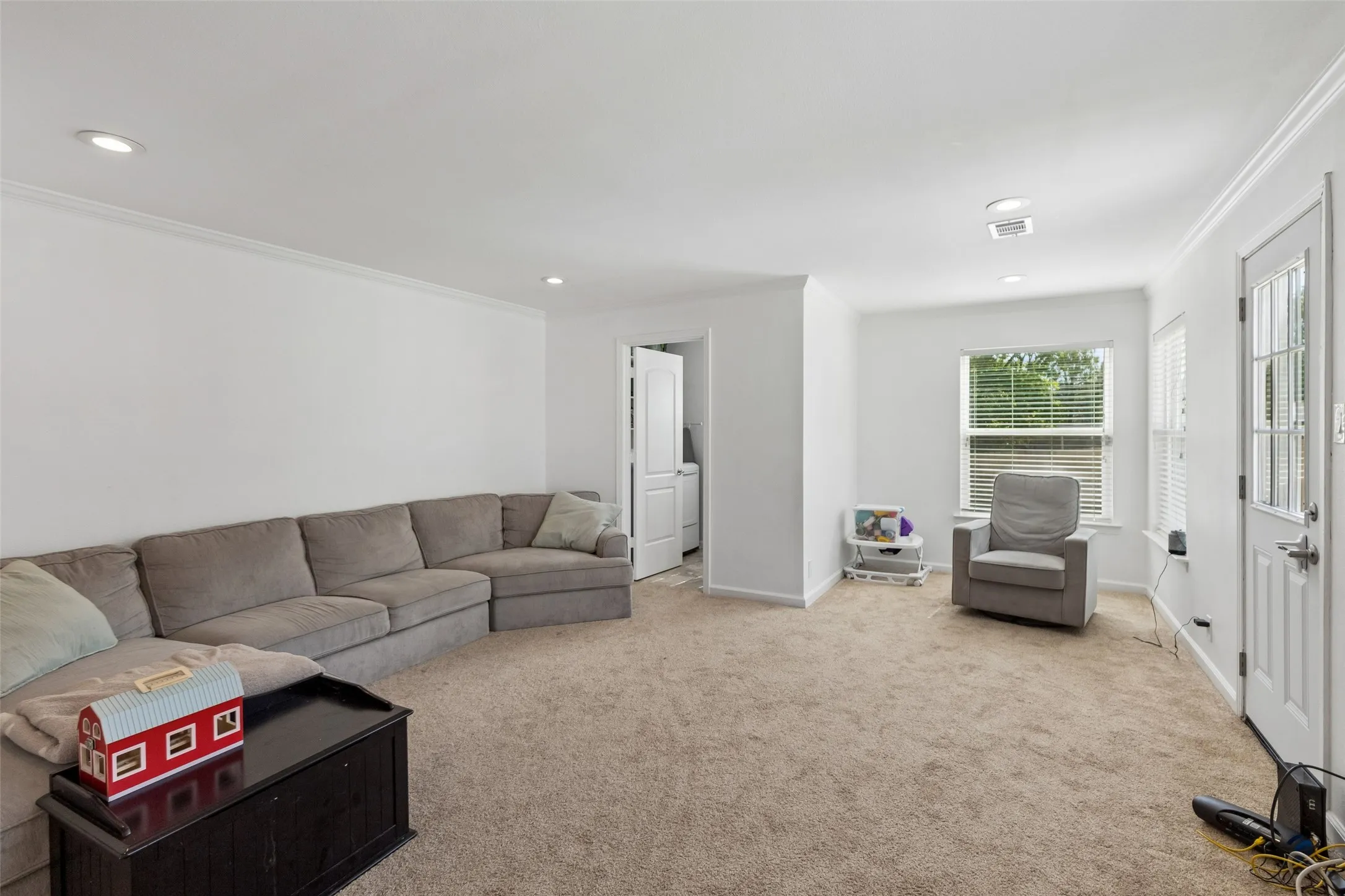 Single Family Residence For Sale in Dallas County , 714 NW 6th Street, Grand Prairie, Texas 75050, 3 Bedroom, 2 Bathroom, 1 Garage spaces, 1,376 Sqft, built in 1952, mls#21404579, Real Estate Agent in Grand Prairie, Homes For Sale in Dallas county, Homes For Sale in Grand Prairie, Realtor in Grand Prairie Texas, Real Estate Brokerage Independent Realty Texas, Luminita Cordes Realtor