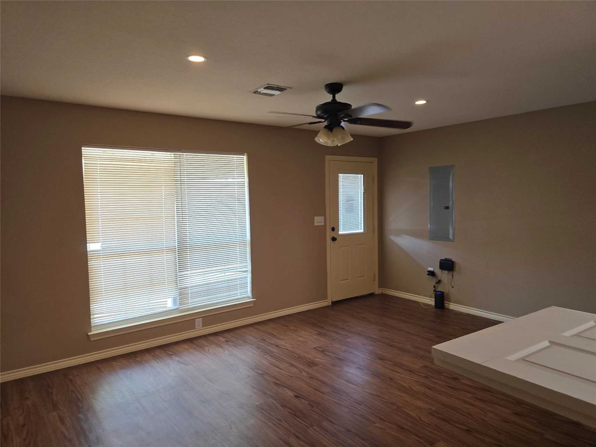 Duplex For Rent in Johnson County , 1003 Travis Avenue A, Alvarado, Texas 76009, 2 Bedroom, 1 Bathroom, Garage spaces, 1,064 Sqft, built in 2017, mls#21404581, Real Estate Agent in Alvarado, Homes For Rent in Johnson county, Homes For Rent in Alvarado, Realtor in Alvarado Texas, Real Estate Brokerage Independent Realty Texas, Luminita Cordes Realtor