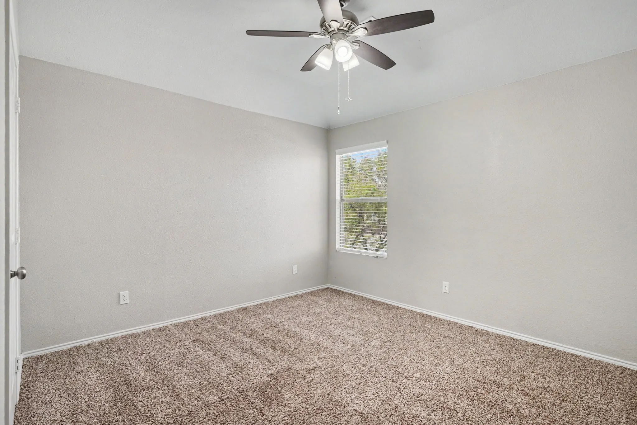 Single Family Residence For Sale in Tarrant County , 636 Tradewind Drive, Fort Worth, Texas 76131, 4 Bedroom, 3 Bathroom, 2 Garage spaces, 2,703 Sqft, built in 2008, mls#21404491, Real Estate Agent in Fort Worth, Homes For Sale in Tarrant county, Homes For Sale in Fort Worth, Realtor in Fort Worth Texas, Real Estate Brokerage Independent Realty Texas, Luminita Cordes Realtor