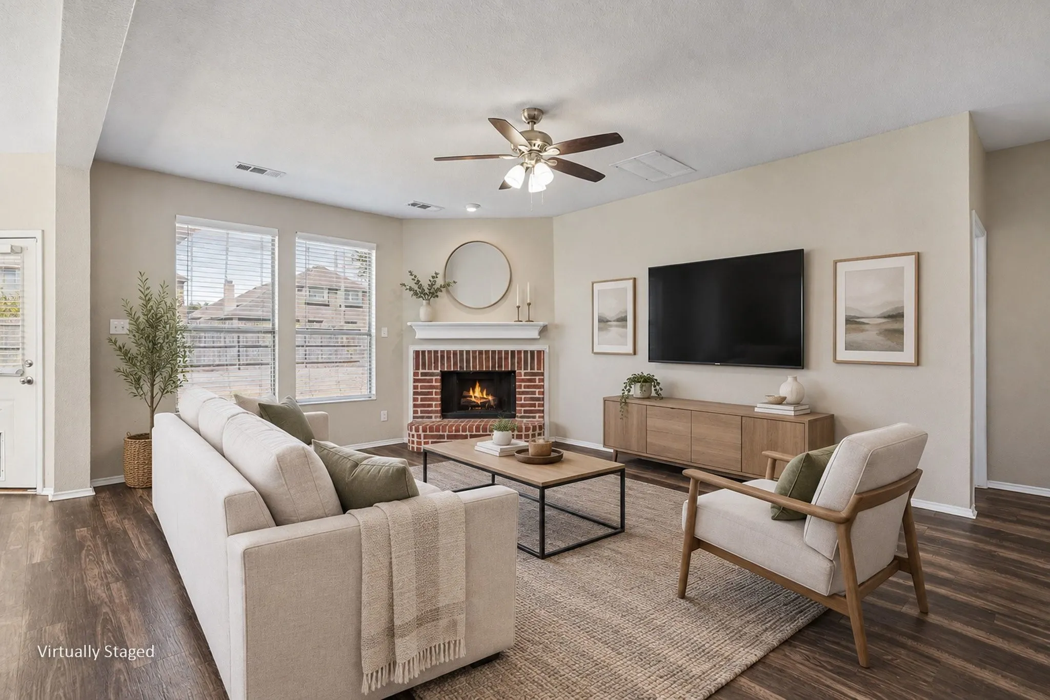 Single Family Residence For Sale in Tarrant County , 636 Tradewind Drive, Fort Worth, Texas 76131, 4 Bedroom, 3 Bathroom, 2 Garage spaces, 2,703 Sqft, built in 2008, mls#21404491, Real Estate Agent in Fort Worth, Homes For Sale in Tarrant county, Homes For Sale in Fort Worth, Realtor in Fort Worth Texas, Real Estate Brokerage Independent Realty Texas, Luminita Cordes Realtor