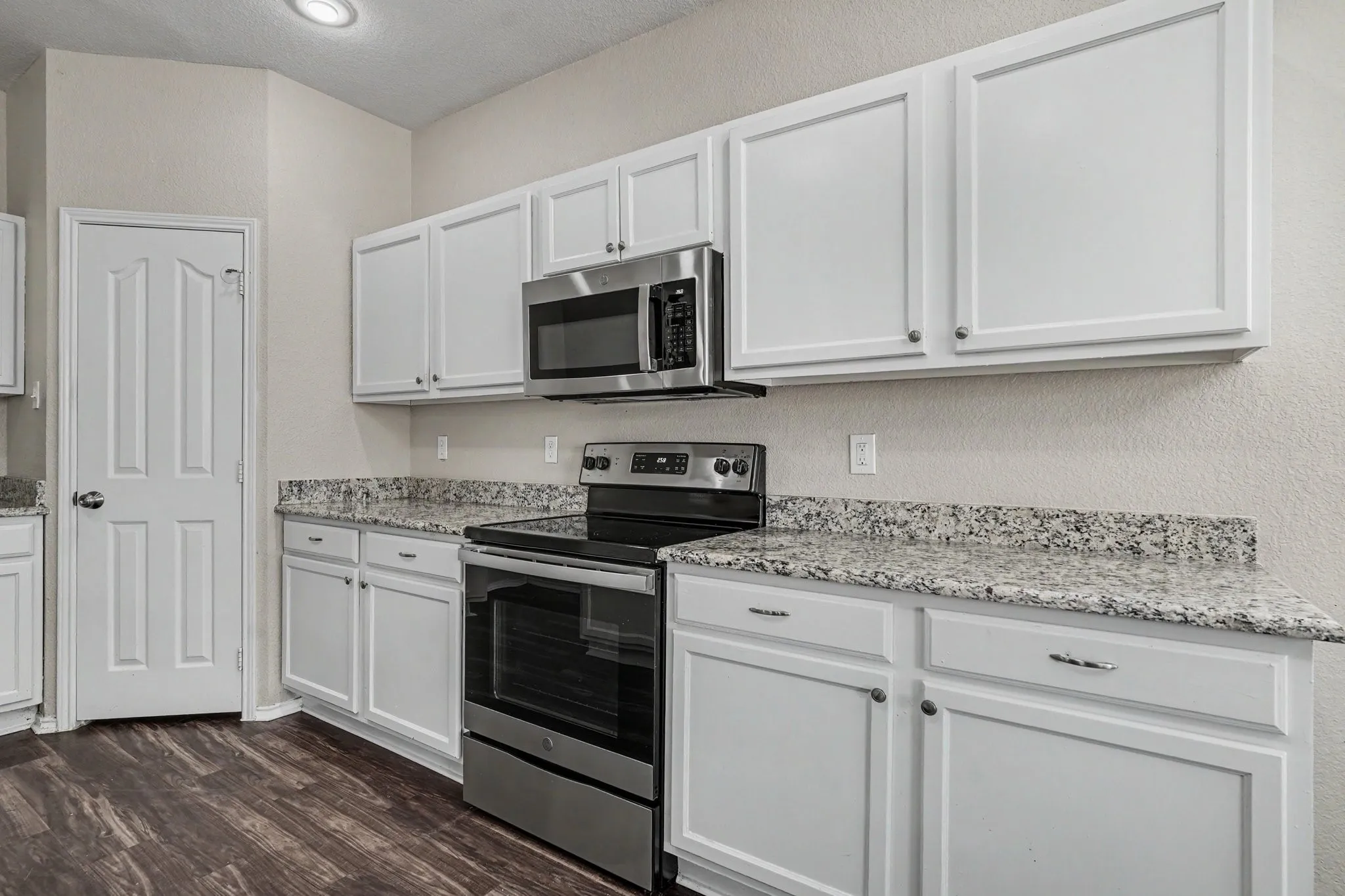 Single Family Residence For Sale in Tarrant County , 636 Tradewind Drive, Fort Worth, Texas 76131, 4 Bedroom, 3 Bathroom, 2 Garage spaces, 2,703 Sqft, built in 2008, mls#21404491, Real Estate Agent in Fort Worth, Homes For Sale in Tarrant county, Homes For Sale in Fort Worth, Realtor in Fort Worth Texas, Real Estate Brokerage Independent Realty Texas, Luminita Cordes Realtor
