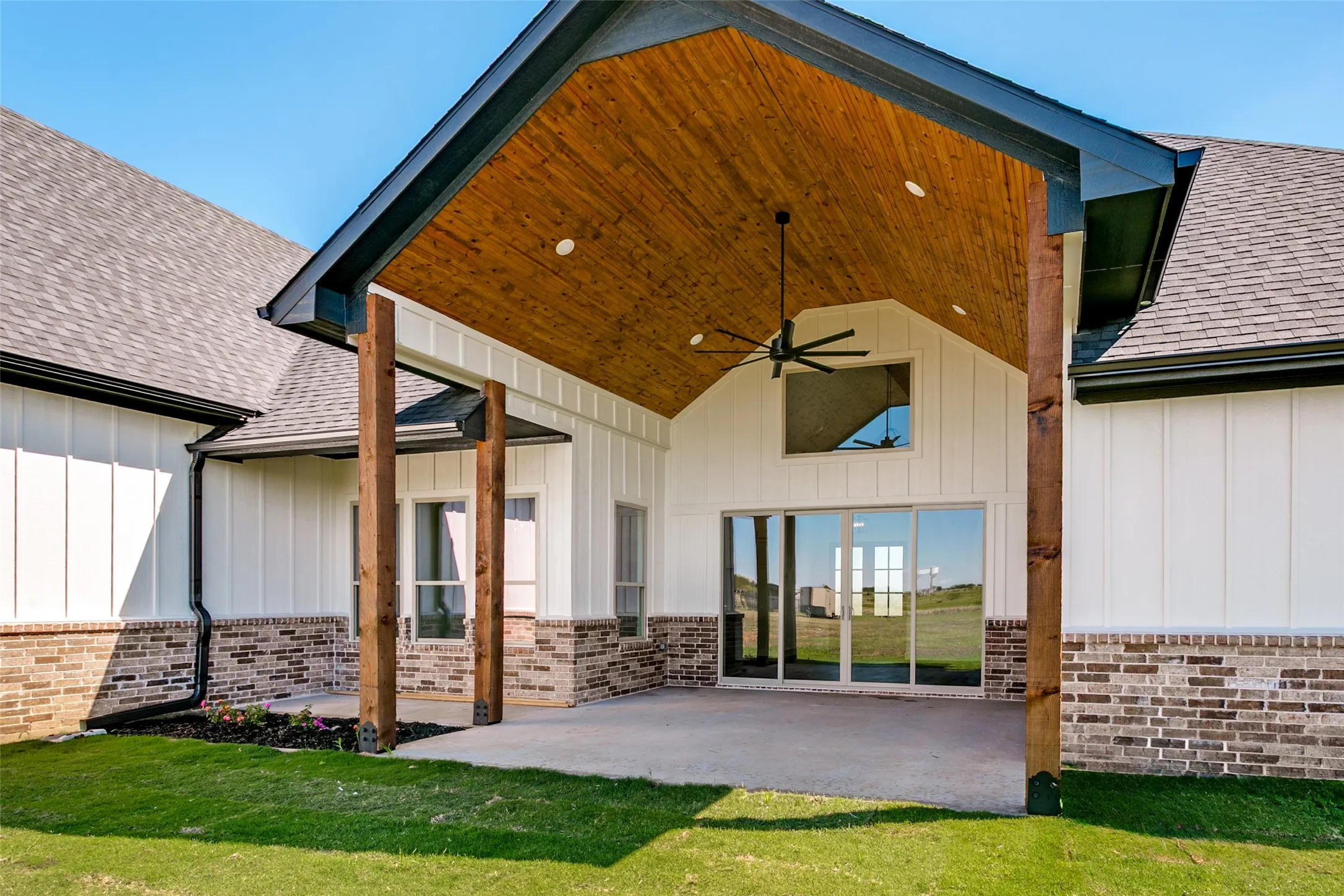 Single Family Residence For Sale in Johnson County , 6951 Eagle Creek Drive, Godley, Texas 76044, 4 Bedroom, 4 Bathroom, 2 Garage spaces, 2,794 Sqft, built in 2026, mls#21400052, Real Estate Agent in Godley, Homes For Sale in Johnson county, Homes For Sale in Godley, Realtor in Godley Texas, Real Estate Brokerage Independent Realty Texas, Luminita Cordes Realtor