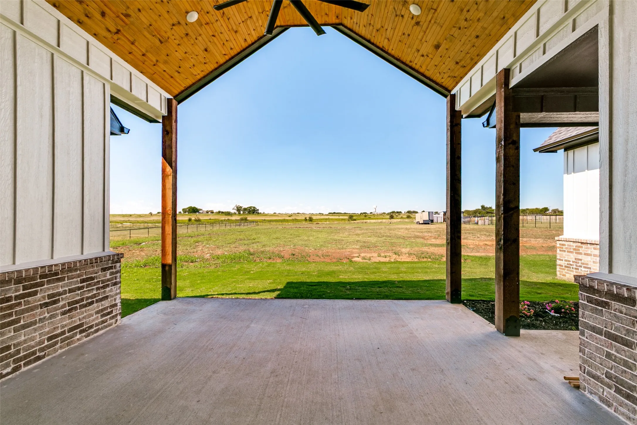 Single Family Residence For Sale in Johnson County , 6951 Eagle Creek Drive, Godley, Texas 76044, 4 Bedroom, 4 Bathroom, 2 Garage spaces, 2,794 Sqft, built in 2026, mls#21400052, Real Estate Agent in Godley, Homes For Sale in Johnson county, Homes For Sale in Godley, Realtor in Godley Texas, Real Estate Brokerage Independent Realty Texas, Luminita Cordes Realtor