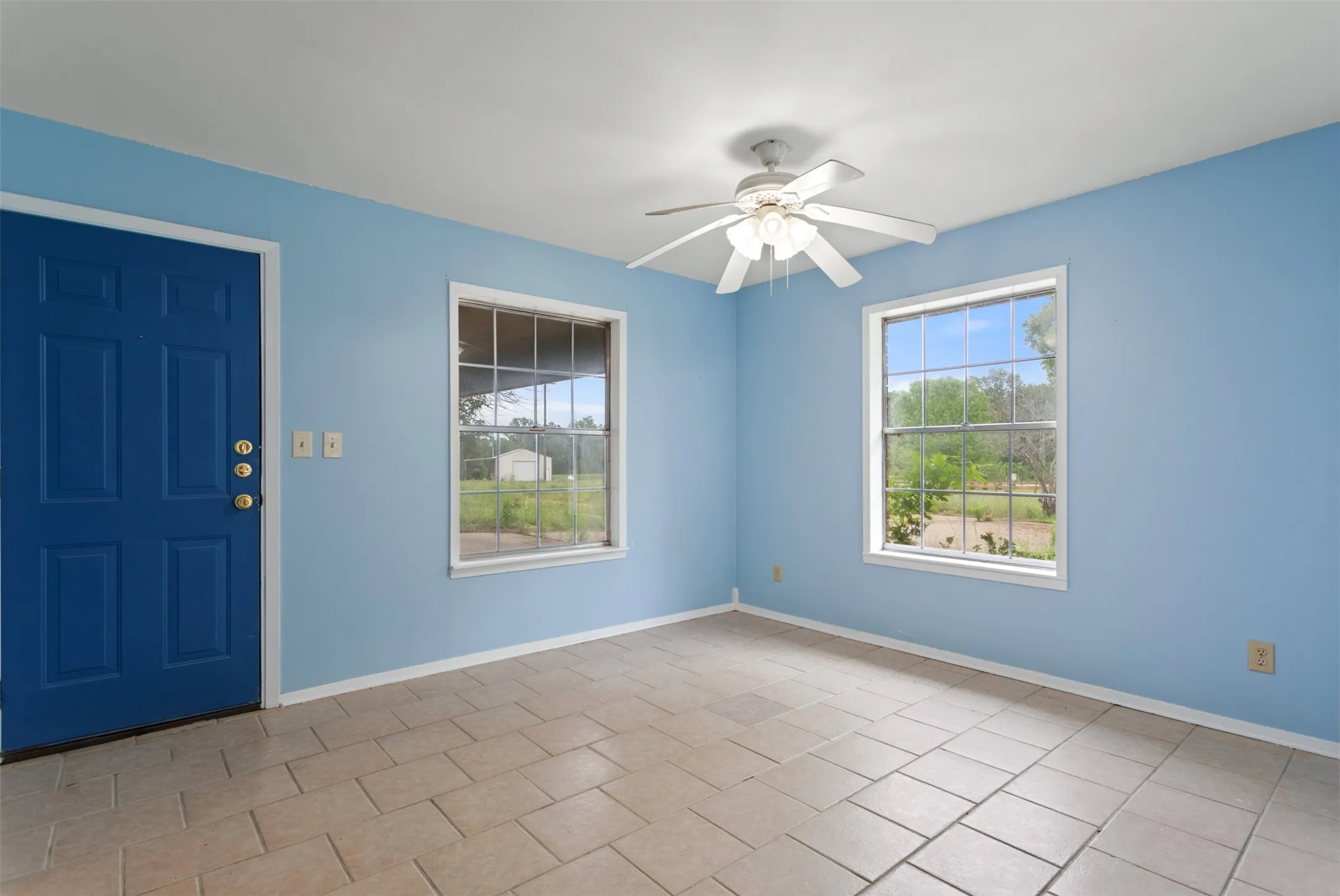 Single Family Residence For Sale in Camp County , 5161 US Highway 271 N, Pittsburg, Texas 75686, 3 Bedroom, 2 Bathroom, 2 Garage spaces, 2,532 Sqft, built in 1972, mls#21404598, Real Estate Agent in Pittsburg, Homes For Sale in Camp county, Homes For Sale in Pittsburg, Realtor in Pittsburg Texas, Real Estate Brokerage Independent Realty Texas, Luminita Cordes Realtor