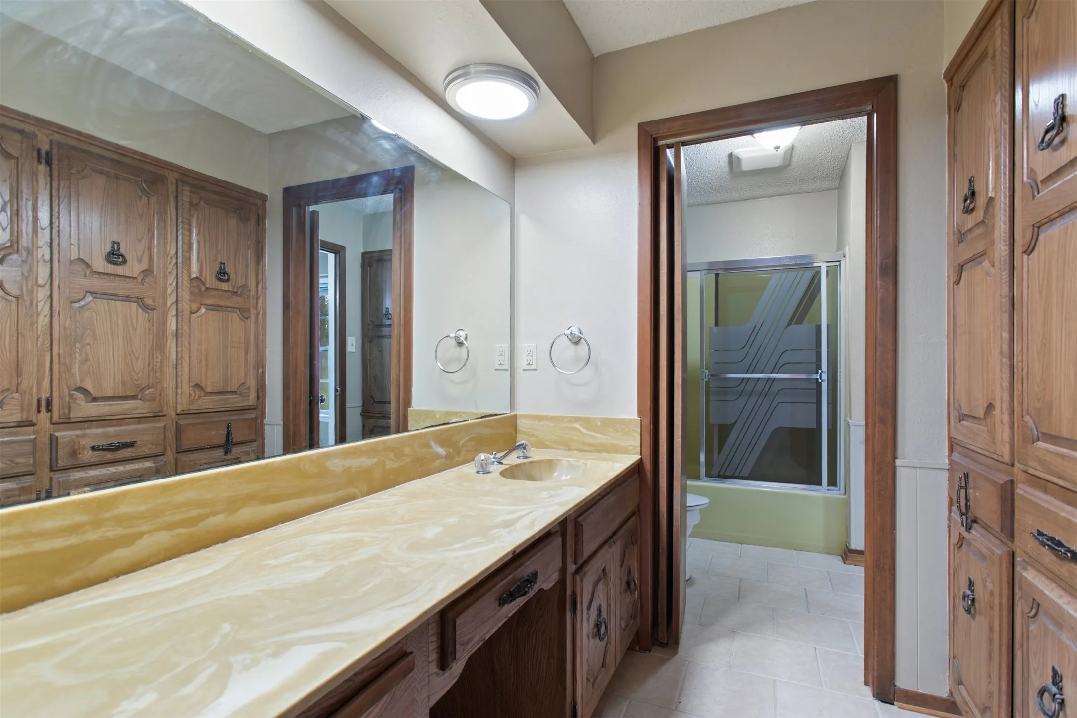 Single Family Residence For Sale in Camp County , 5161 US Highway 271 N, Pittsburg, Texas 75686, 3 Bedroom, 2 Bathroom, 2 Garage spaces, 2,532 Sqft, built in 1972, mls#21404598, Real Estate Agent in Pittsburg, Homes For Sale in Camp county, Homes For Sale in Pittsburg, Realtor in Pittsburg Texas, Real Estate Brokerage Independent Realty Texas, Luminita Cordes Realtor