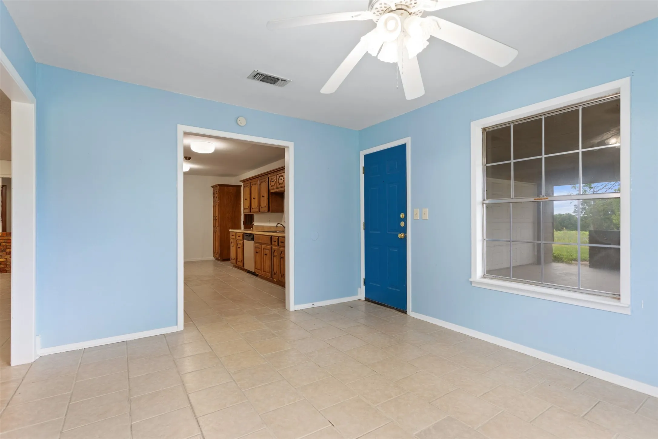 Single Family Residence For Sale in Camp County , 5161 US Highway 271 N, Pittsburg, Texas 75686, 3 Bedroom, 2 Bathroom, 2 Garage spaces, 2,532 Sqft, built in 1972, mls#21404598, Real Estate Agent in Pittsburg, Homes For Sale in Camp county, Homes For Sale in Pittsburg, Realtor in Pittsburg Texas, Real Estate Brokerage Independent Realty Texas, Luminita Cordes Realtor