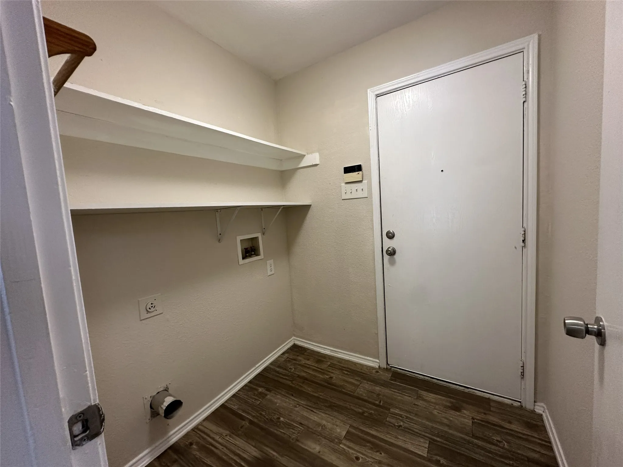 Single Family Residence For Sale in Ellis County , 1409 Misty Meadow Drive, Midlothian, Texas 76065, 3 Bedroom, 2 Bathroom, 2 Garage spaces, 1,288 Sqft, built in 2000, mls#21399141, Real Estate Agent in Midlothian, Homes For Sale in Ellis county, Homes For Sale in Midlothian, Realtor in Midlothian Texas, Real Estate Brokerage Independent Realty Texas, Luminita Cordes Realtor