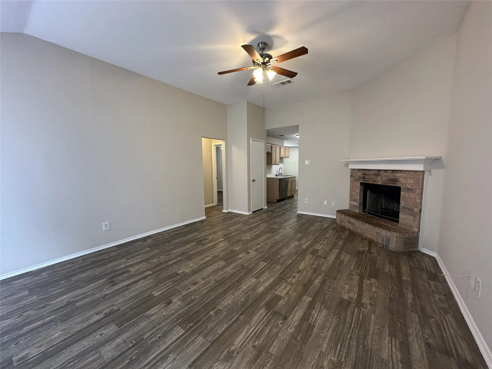 Single Family Residence For Sale in Ellis County , 1409 Misty Meadow Drive, Midlothian, Texas 76065, 3 Bedroom, 2 Bathroom, 2 Garage spaces, 1,288 Sqft, built in 2000, mls#21399141, Real Estate Agent in Midlothian, Homes For Sale in Ellis county, Homes For Sale in Midlothian, Realtor in Midlothian Texas, Real Estate Brokerage Independent Realty Texas, Luminita Cordes Realtor