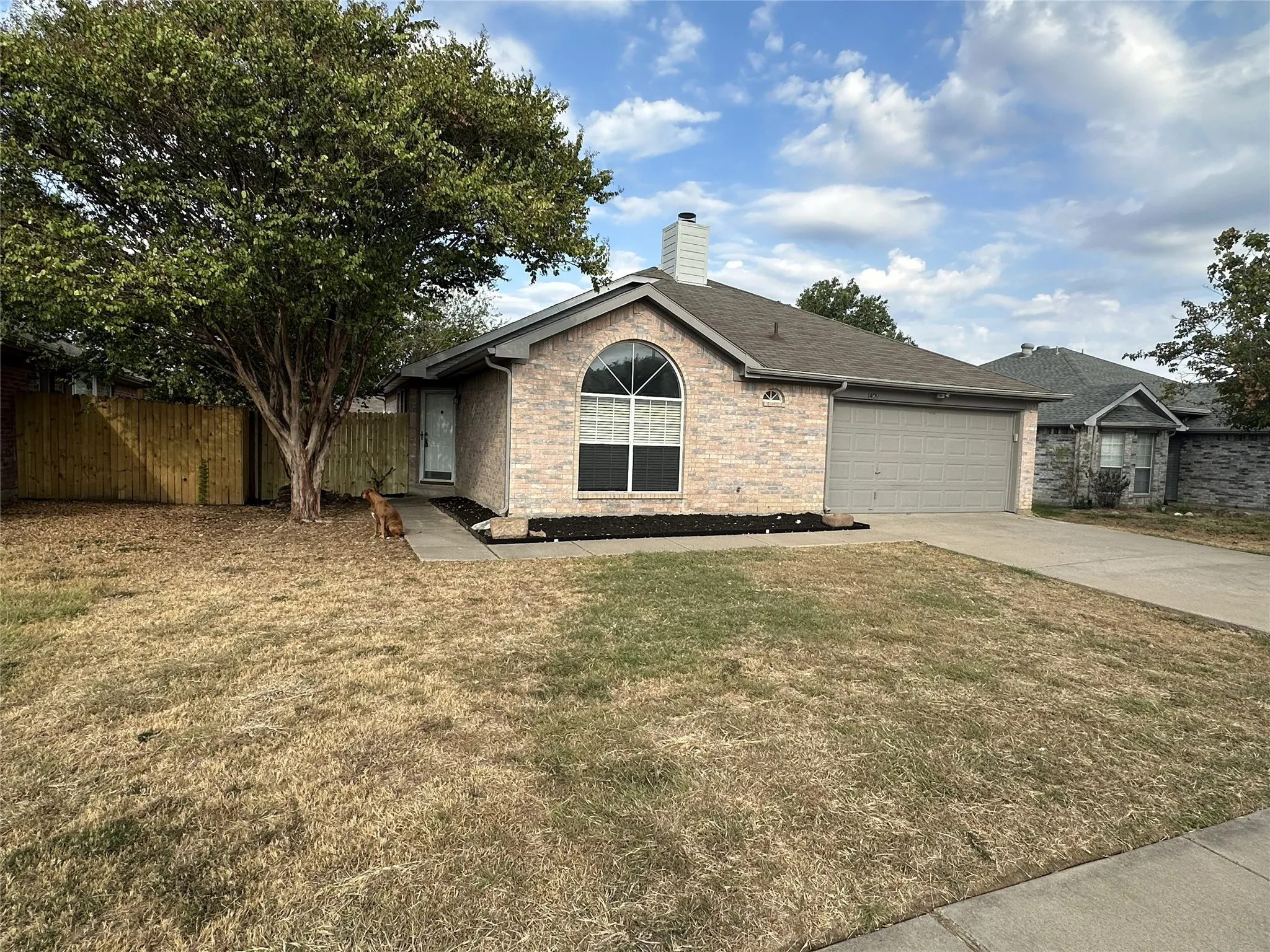 Single Family Residence For Sale in Ellis County , 1409 Misty Meadow Drive, Midlothian, Texas 76065, 3 Bedroom, 2 Bathroom, 2 Garage spaces, 1,288 Sqft, built in 2000, mls#21399141, Real Estate Agent in Midlothian, Homes For Sale in Ellis county, Homes For Sale in Midlothian, Realtor in Midlothian Texas, Real Estate Brokerage Independent Realty Texas, Luminita Cordes Realtor