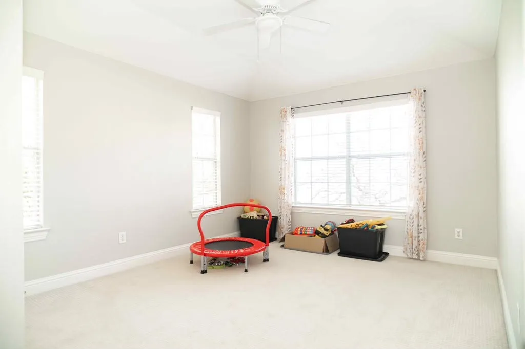 Townhouse For Rent in Dallas County , 6851 Verde, Irving, Texas 75039, 3 Bedroom, 3 Bathroom, 2 Garage spaces, 1,940 Sqft, built in 2006, mls#21404362, Real Estate Agent in Irving, Homes For Rent in Dallas county, Homes For Rent in Irving, Realtor in Irving Texas, Real Estate Brokerage Independent Realty Texas, Luminita Cordes Realtor
