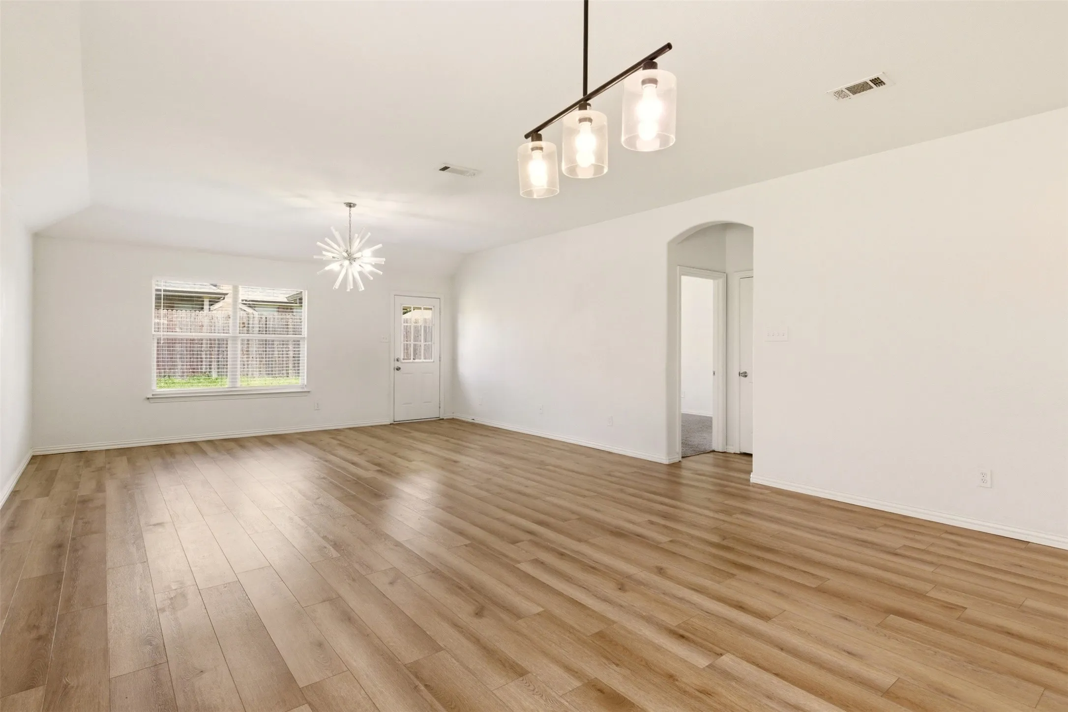 Single Family Residence For Sale in Denton County , 2201 Willow Creek Drive, Little Elm, Texas 75068, 3 Bedroom, 2 Bathroom, 2 Garage spaces, 1,805 Sqft, built in 2011, mls#21404226, Real Estate Agent in Little Elm, Homes For Sale in Denton county, Homes For Sale in Little Elm, Realtor in Little Elm Texas, Real Estate Brokerage Independent Realty Texas, Luminita Cordes Realtor