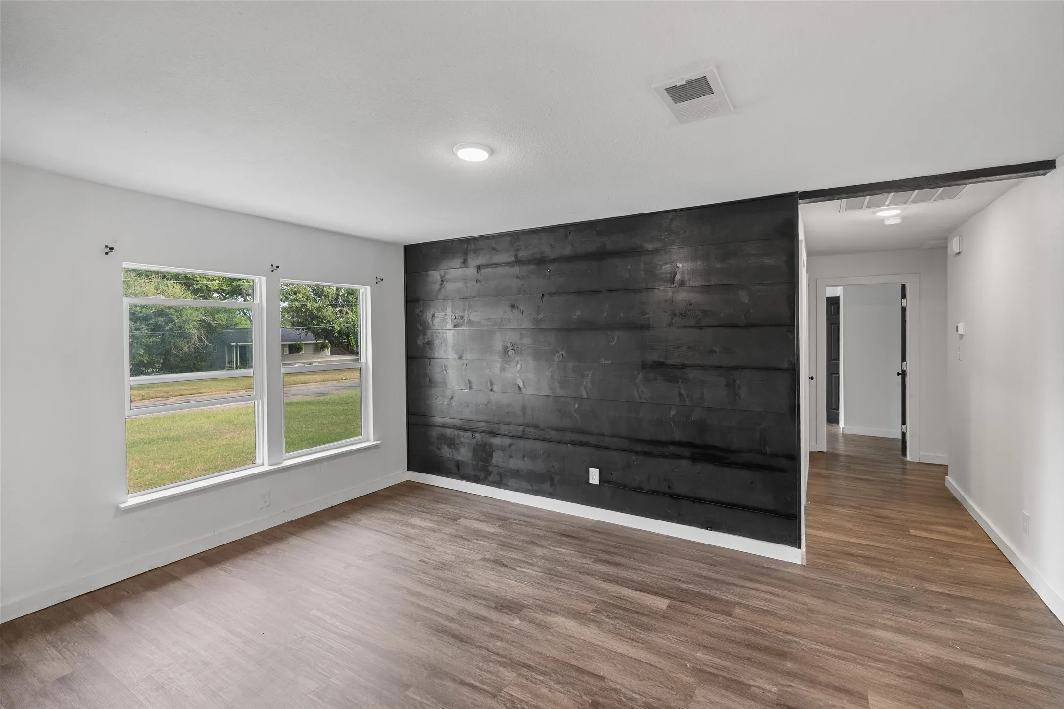 Single Family Residence For Rent in Hopkins County , 1613 Irwin Lane, Sulphur Springs, Texas 75482, 3 Bedroom, 2 Bathroom, Garage spaces, 1,514 Sqft, built in 1956, mls#21404602, Real Estate Agent in Sulphur Springs, Homes For Rent in Hopkins county, Homes For Rent in Sulphur Springs, Realtor in Sulphur Springs Texas, Real Estate Brokerage Independent Realty Texas, Luminita Cordes Realtor