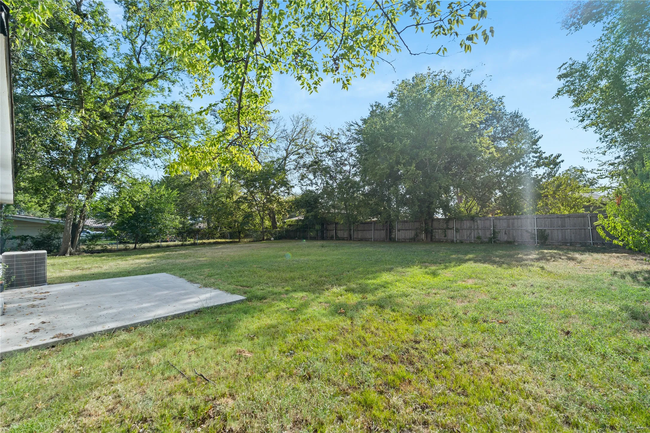 Single Family Residence For Rent in Hopkins County , 1613 Irwin Lane, Sulphur Springs, Texas 75482, 3 Bedroom, 2 Bathroom, Garage spaces, 1,514 Sqft, built in 1956, mls#21404602, Real Estate Agent in Sulphur Springs, Homes For Rent in Hopkins county, Homes For Rent in Sulphur Springs, Realtor in Sulphur Springs Texas, Real Estate Brokerage Independent Realty Texas, Luminita Cordes Realtor