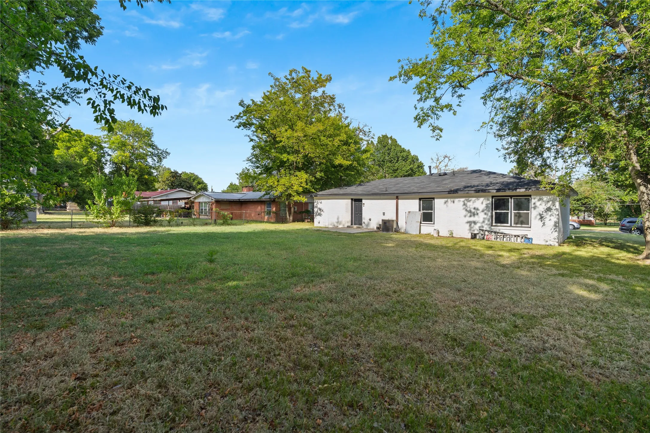 Single Family Residence For Rent in Hopkins County , 1613 Irwin Lane, Sulphur Springs, Texas 75482, 3 Bedroom, 2 Bathroom, Garage spaces, 1,514 Sqft, built in 1956, mls#21404602, Real Estate Agent in Sulphur Springs, Homes For Rent in Hopkins county, Homes For Rent in Sulphur Springs, Realtor in Sulphur Springs Texas, Real Estate Brokerage Independent Realty Texas, Luminita Cordes Realtor