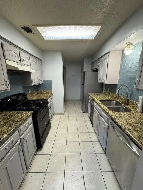 Single Family Residence For Sale in Tarrant County , 1432 Palmnold Circle W, Fort Worth, Texas 76120, 3 Bedroom, 3 Bathroom, 2 Garage spaces, 1,522 Sqft, built in 1981, mls#21380165, Real Estate Agent in Fort Worth, Homes For Sale in Tarrant county, Homes For Sale in Fort Worth, Realtor in Fort Worth Texas, Real Estate Brokerage Independent Realty Texas, Luminita Cordes Realtor